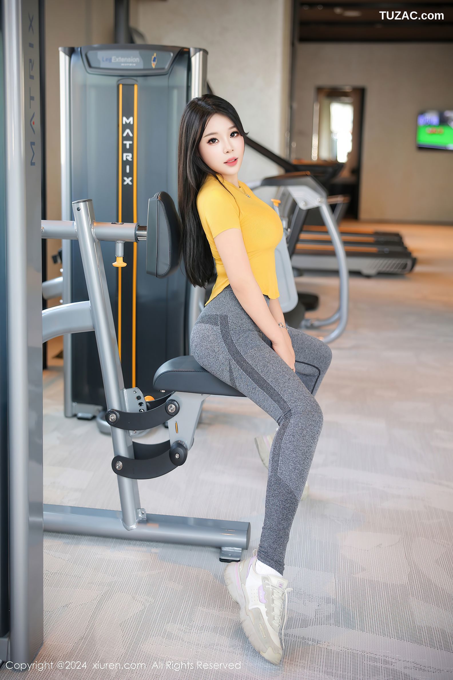 XiuRen秀人网-9117-麦田-健身美女s身材土黄T深灰瑜伽裤-2024.09.05