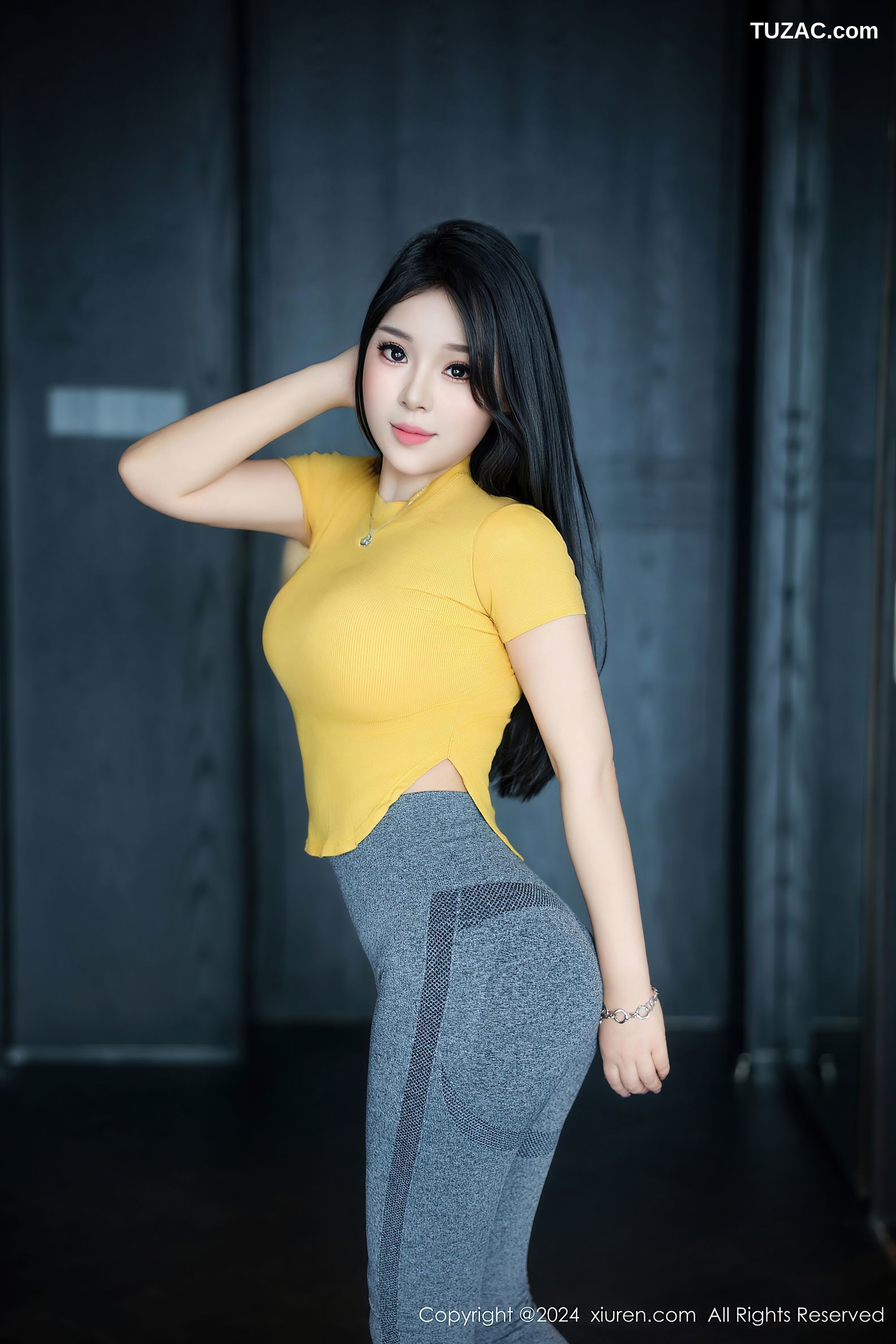 XiuRen秀人网-9117-麦田-健身美女s身材土黄T深灰瑜伽裤-2024.09.05