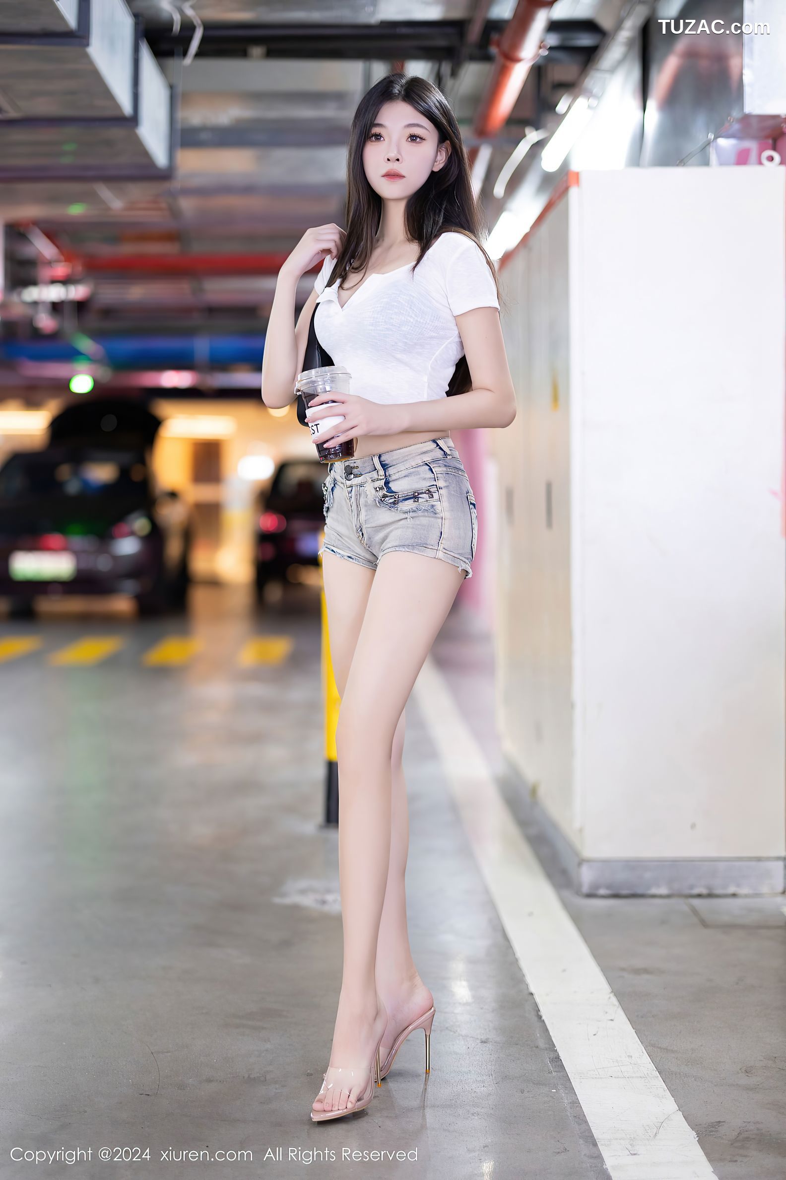 XiuRen秀人网-9141-初梦瑶-首套写真-白T超短牛仔裤美腿-2024.09.11