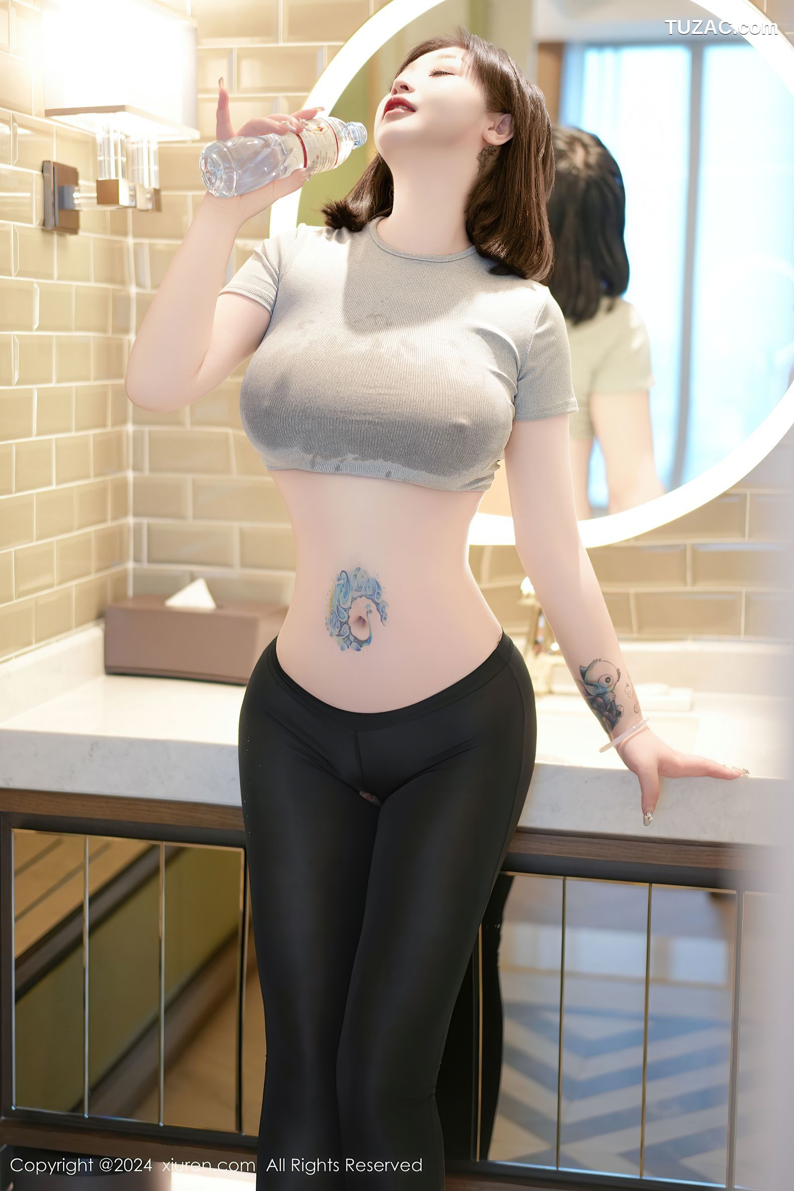 XiuRen秀人网-9153-妲己_Toxic-灰色T恤黑色紧身裤-2024.09.13