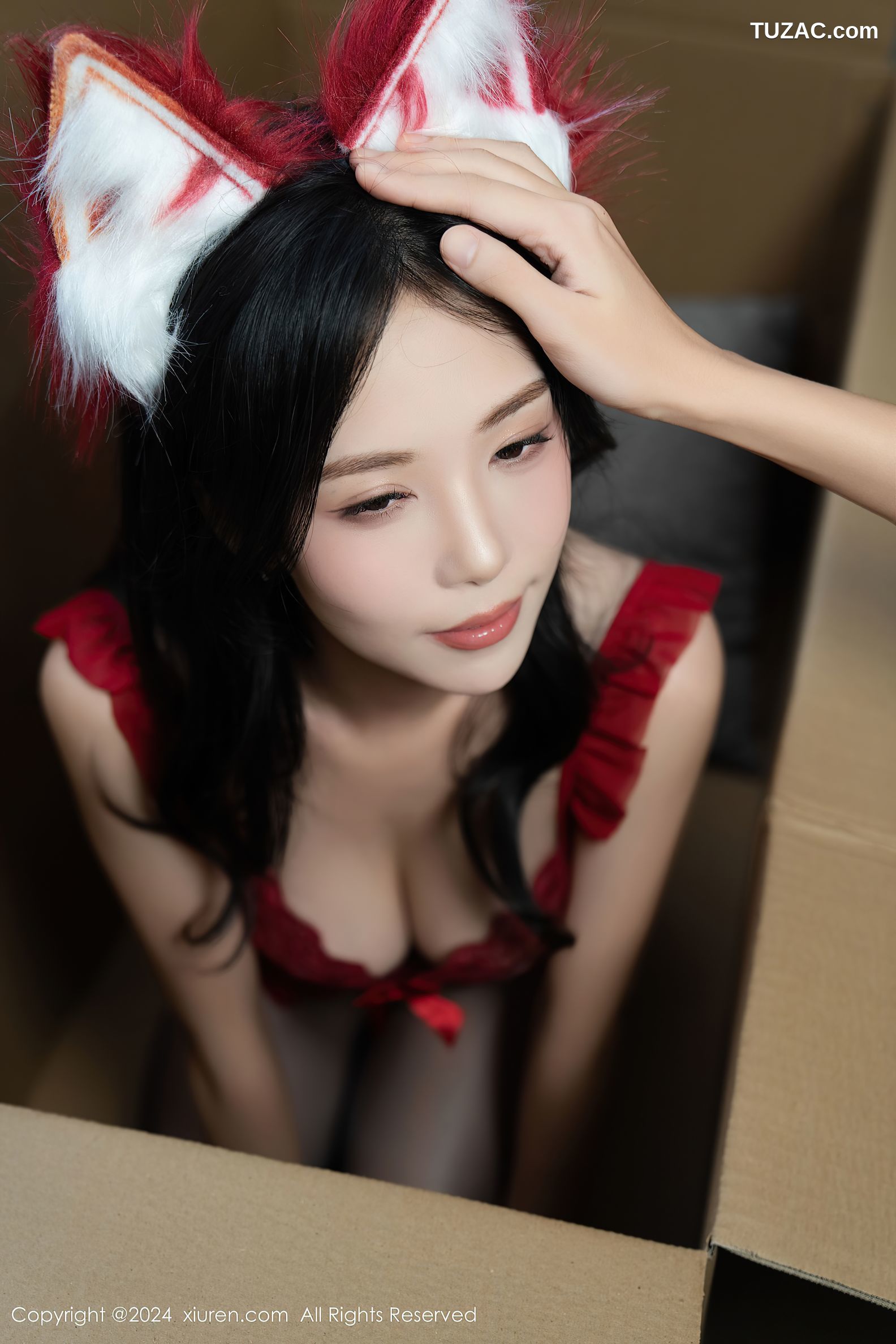XiuRen秀人网-9156-利世-纸箱中的小狐狸-红色蕾丝情趣内衣-2024.09.13