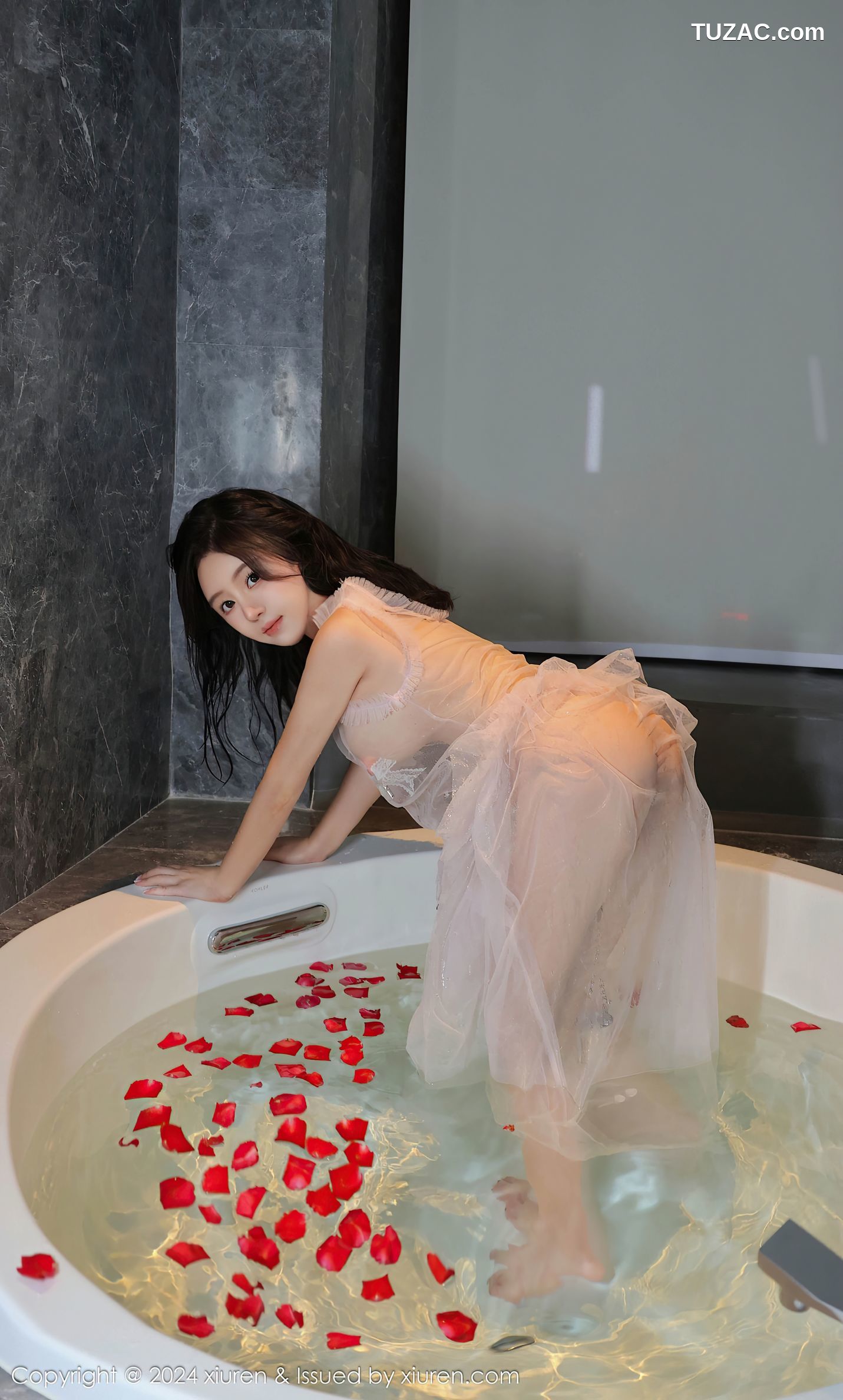 XiuRen秀人网-9164-小薯条nienie-萝莉户外诱惑-白纱透视情趣服-2024.09.14