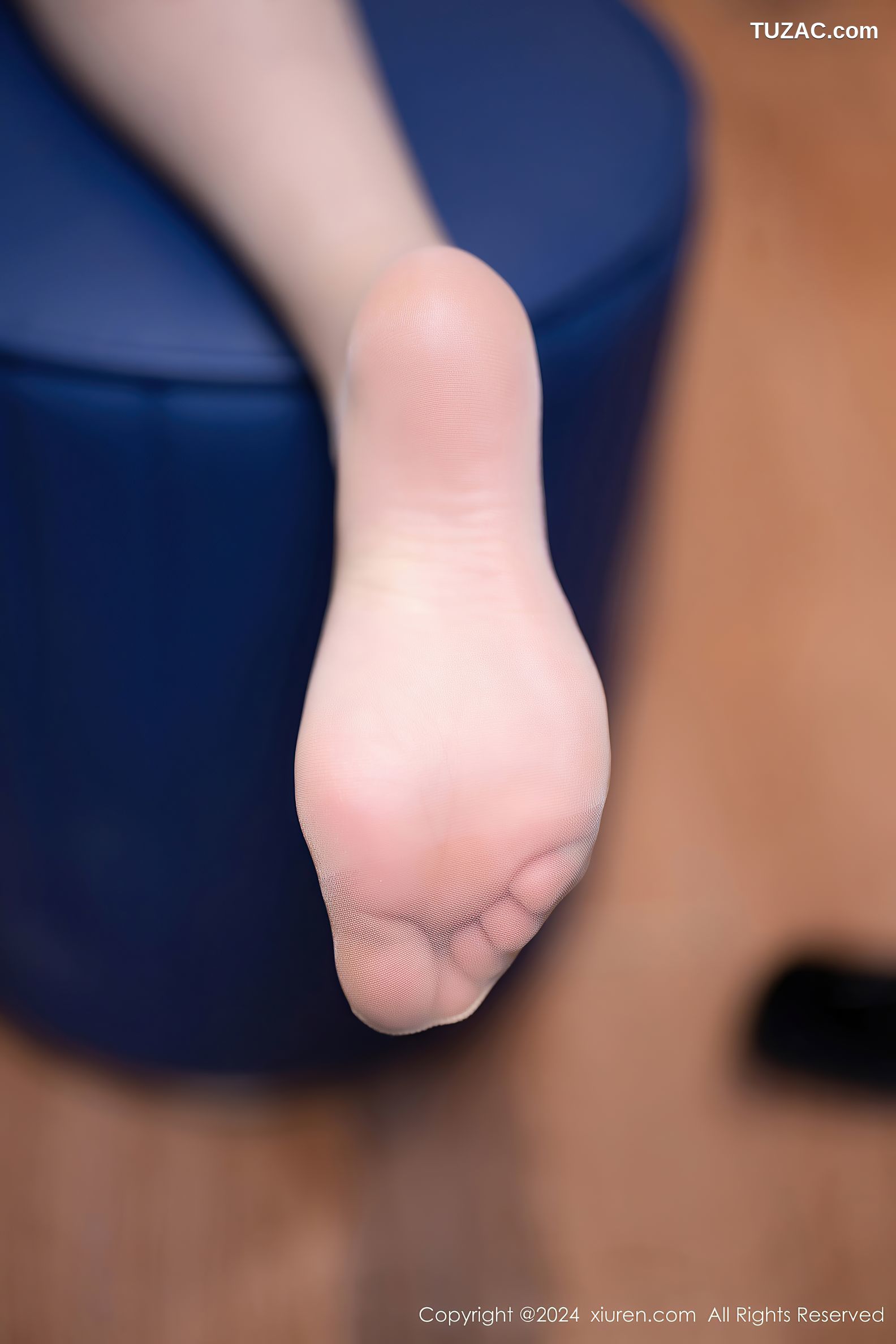 XiuRen秀人网-9165-杨晨晨Yome-墨绿短旗袍墨绿色内衣-2024.09.14