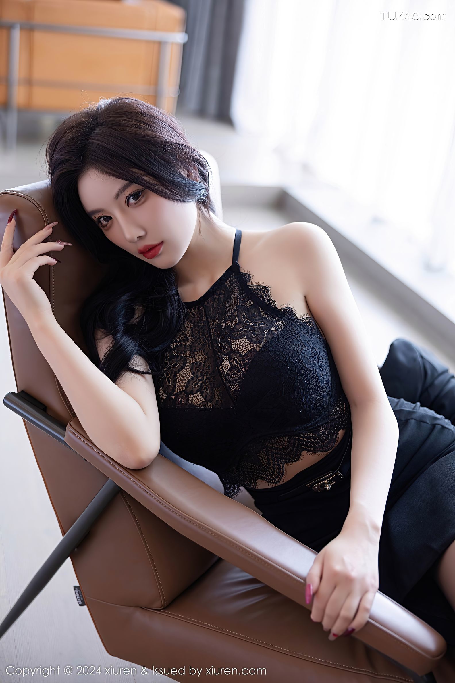 XiuRen秀人网-9190-杨晨晨Yome-OL黑色裙装黑色情趣内衣-2024.09.20