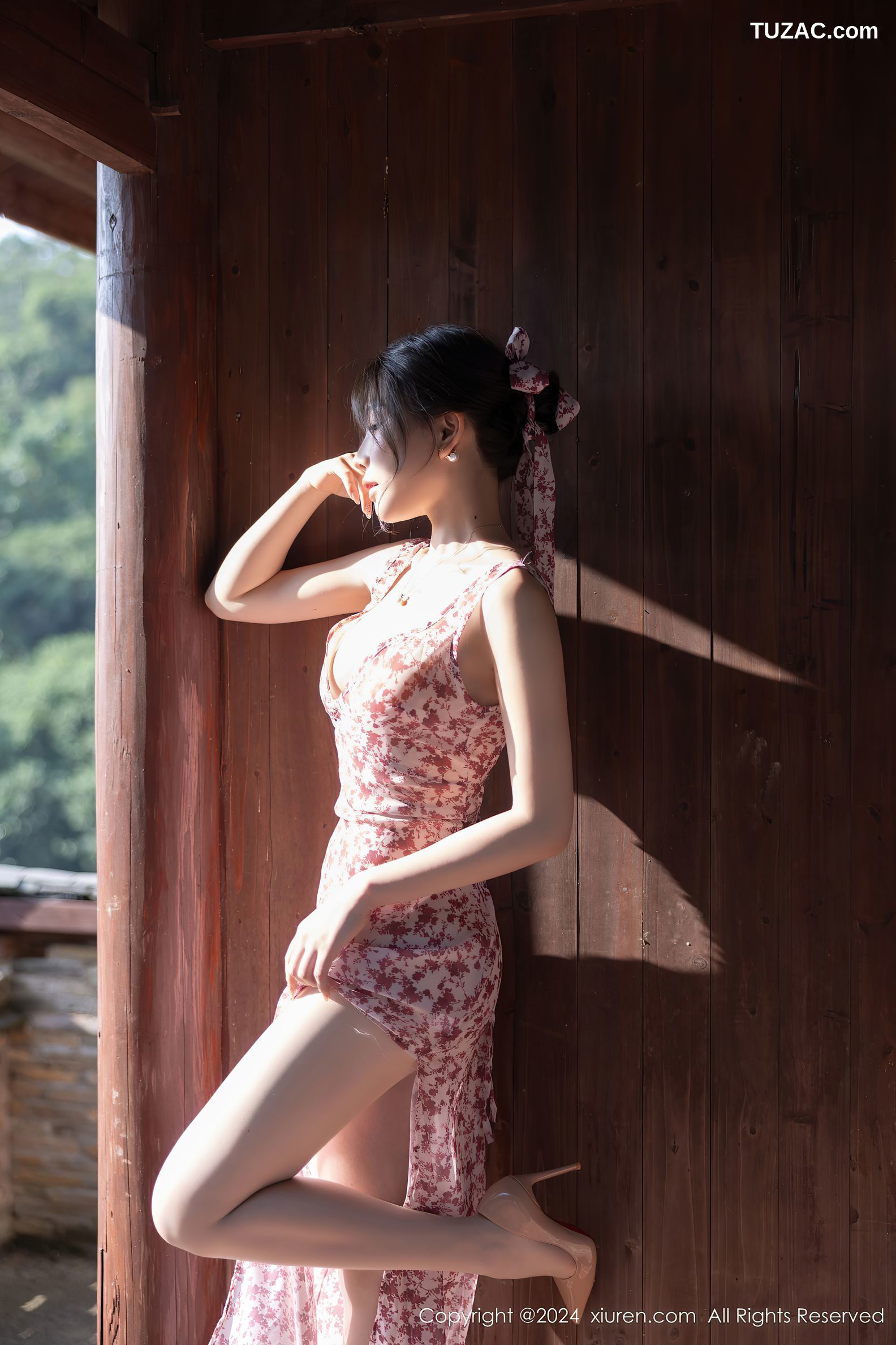 XiuRen秀人网-9195-徐莉芝Booty-红碎花连衣裙-深蓝空姐裙黑丝-2024.09.23