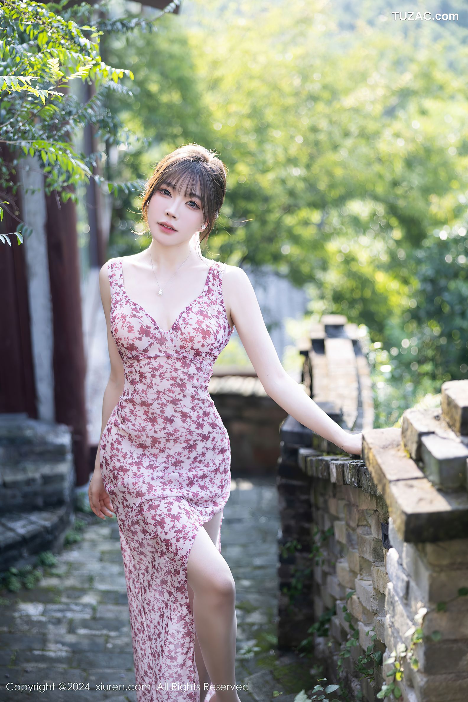 XiuRen秀人网-9195-徐莉芝Booty-红碎花连衣裙-深蓝空姐裙黑丝-2024.09.23