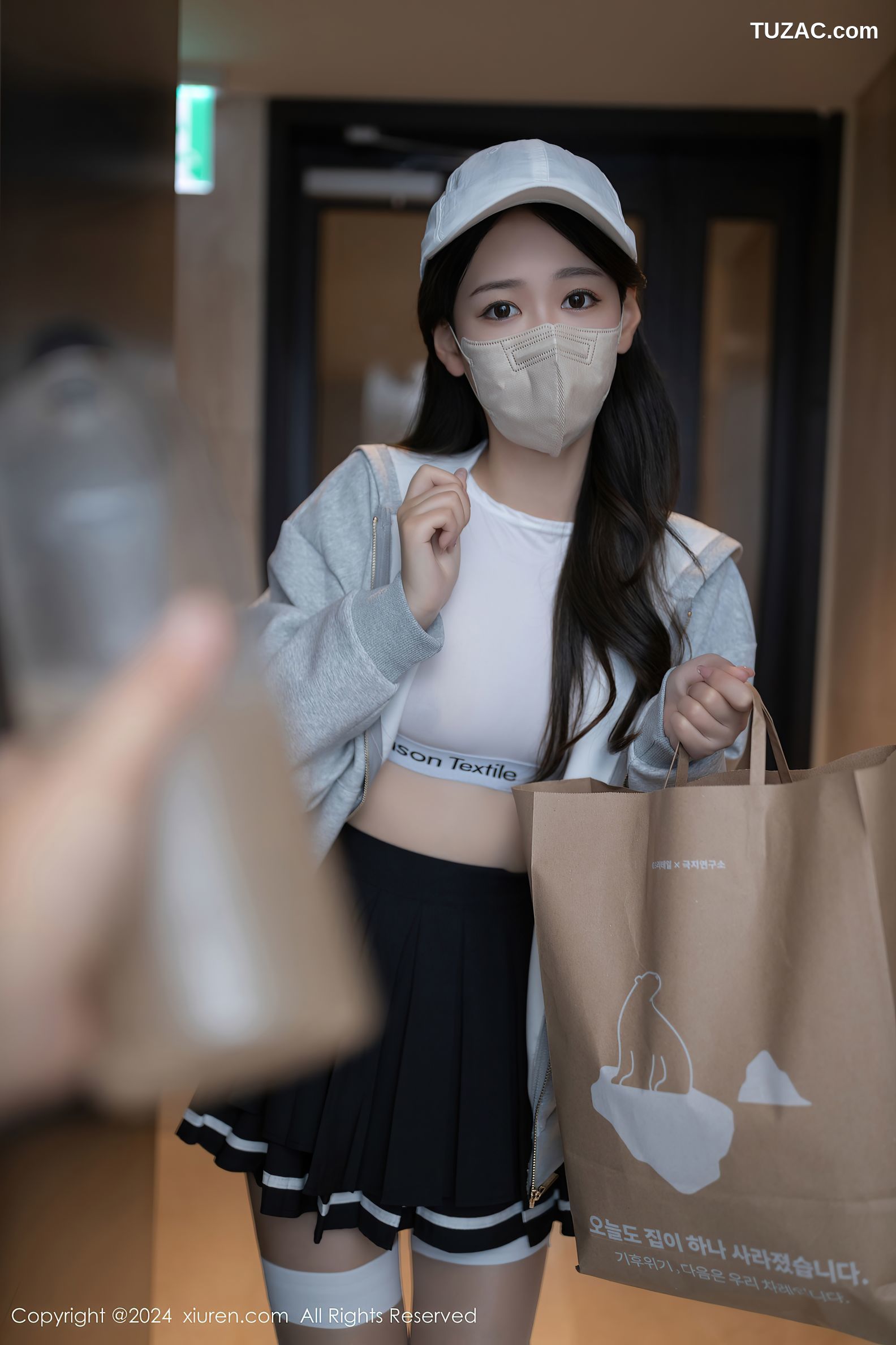 XiuRen秀人网-9196-唐安琪-外卖主题白T黑短裙-2024.09.23