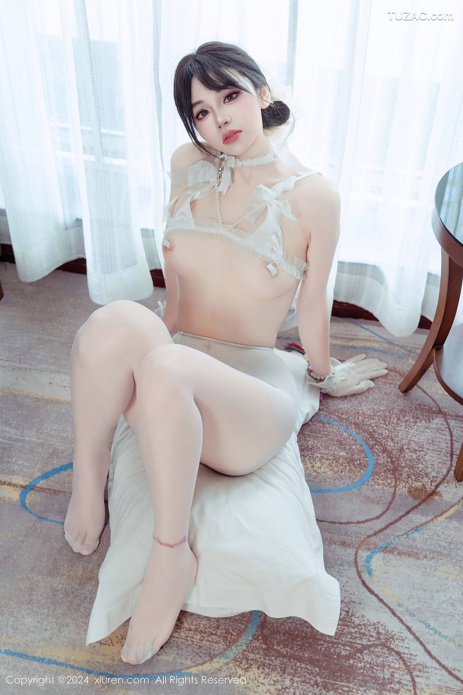 XiuRen秀人网-9197-汐汐爱吃草莓-猫系小女仆白纱爆乳-2024.09.24