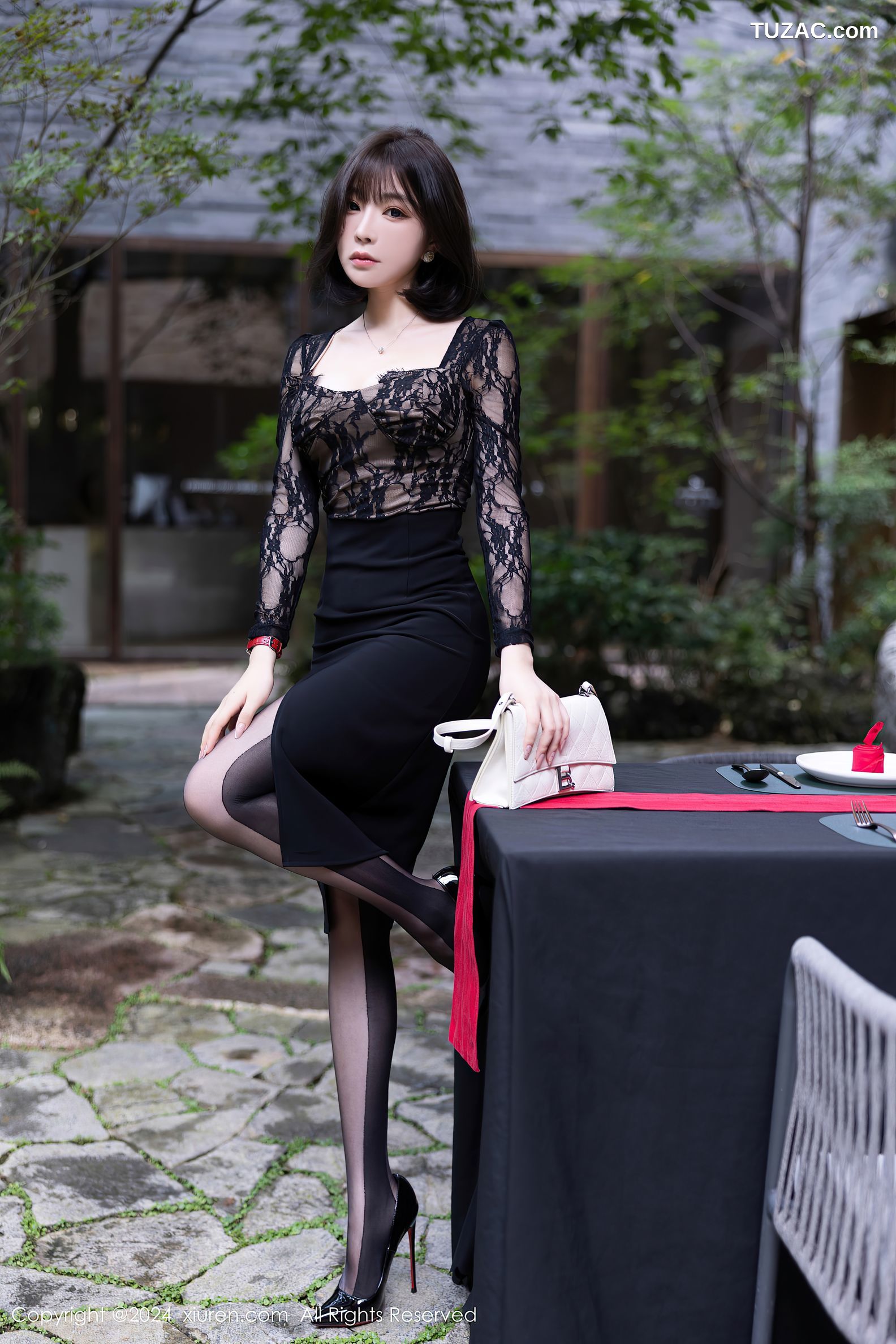 XiuRen秀人网-9257-徐莉芝Booty-黑色蕾丝连衣裙肉色内衣-2024.10.09