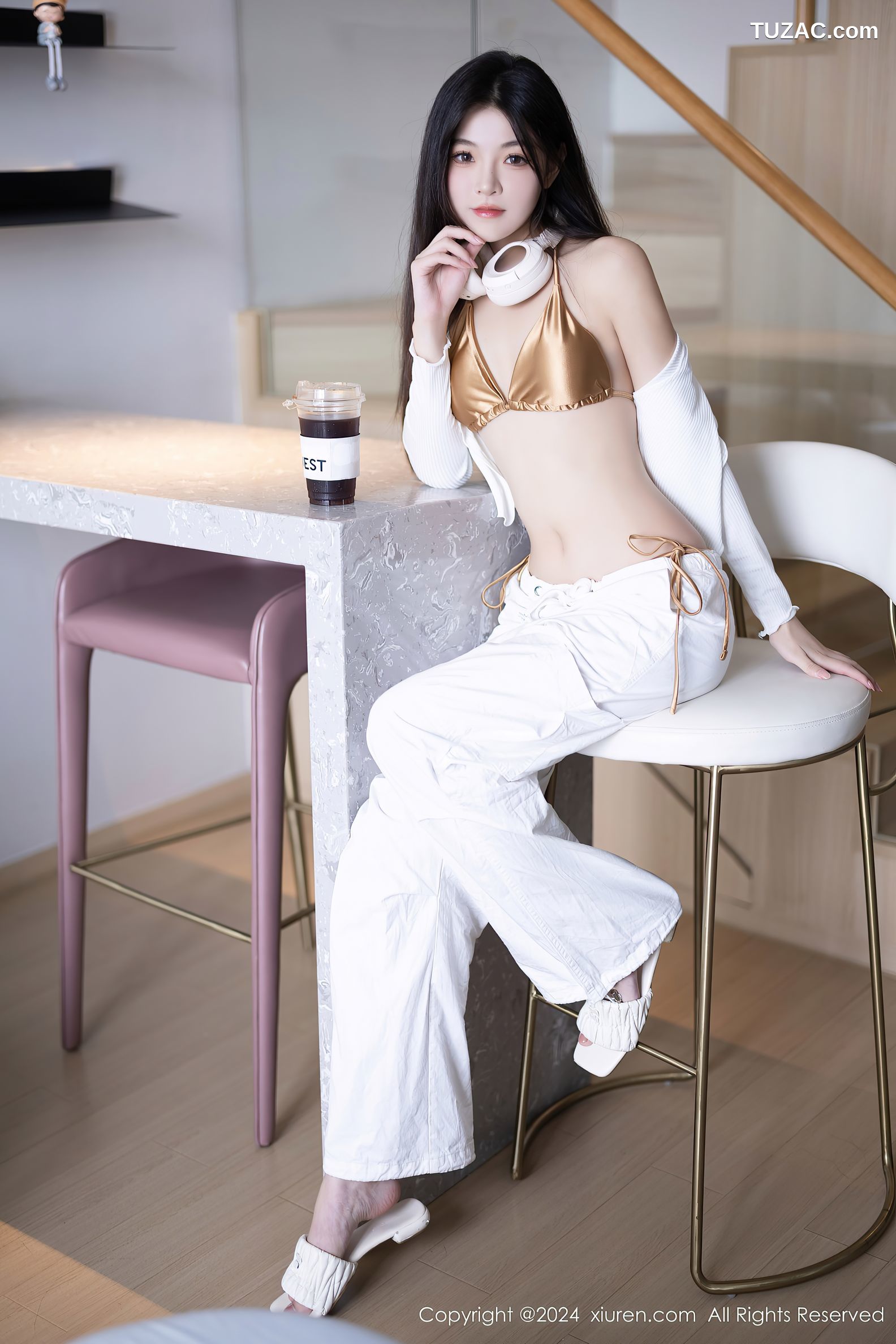 XiuRen秀人网-9262-初梦瑶-白衣白长裤金色内衣-红色睡衣-2024.10.10