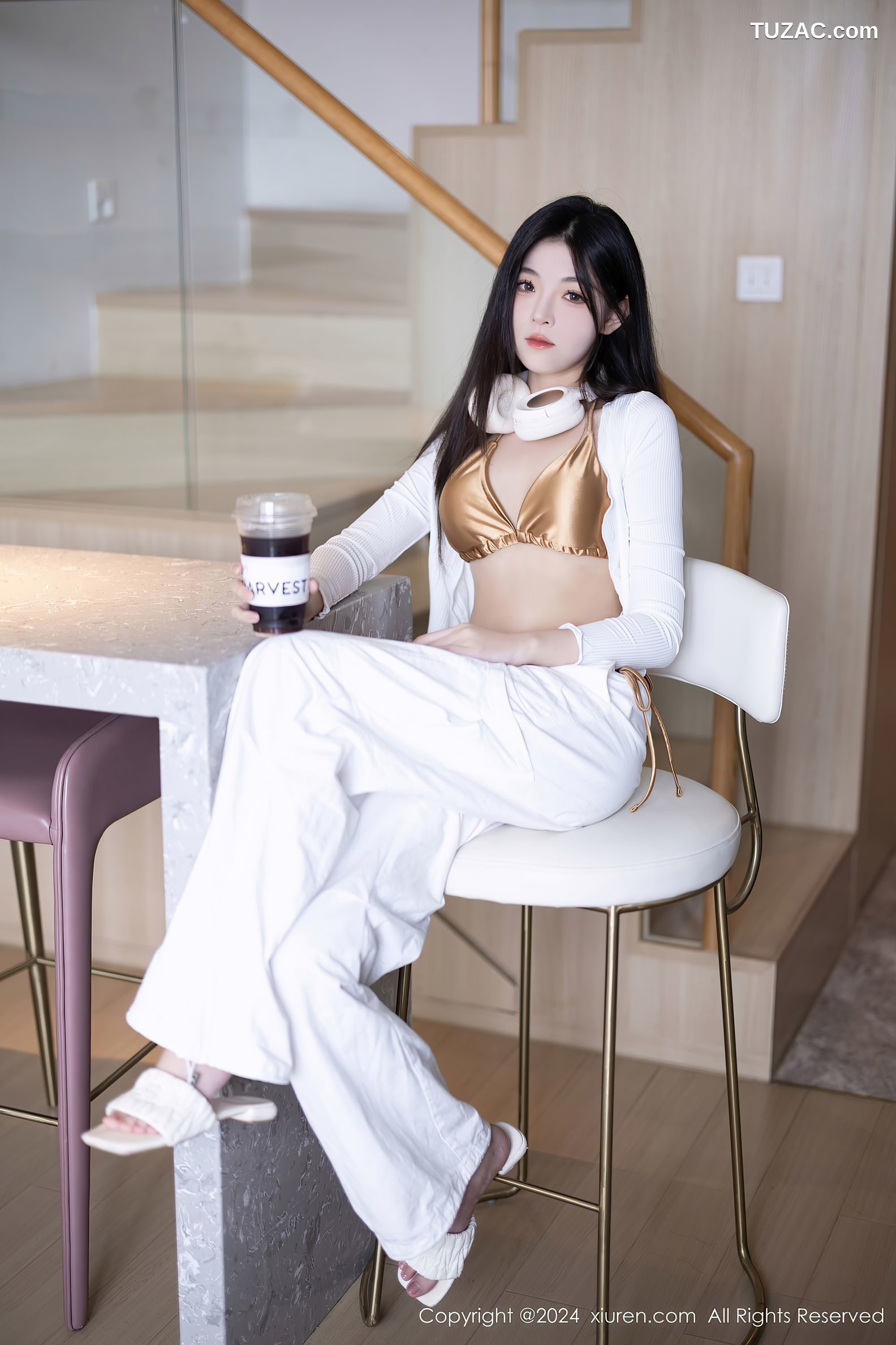 XiuRen秀人网-9262-初梦瑶-白衣白长裤金色内衣-红色睡衣-2024.10.10