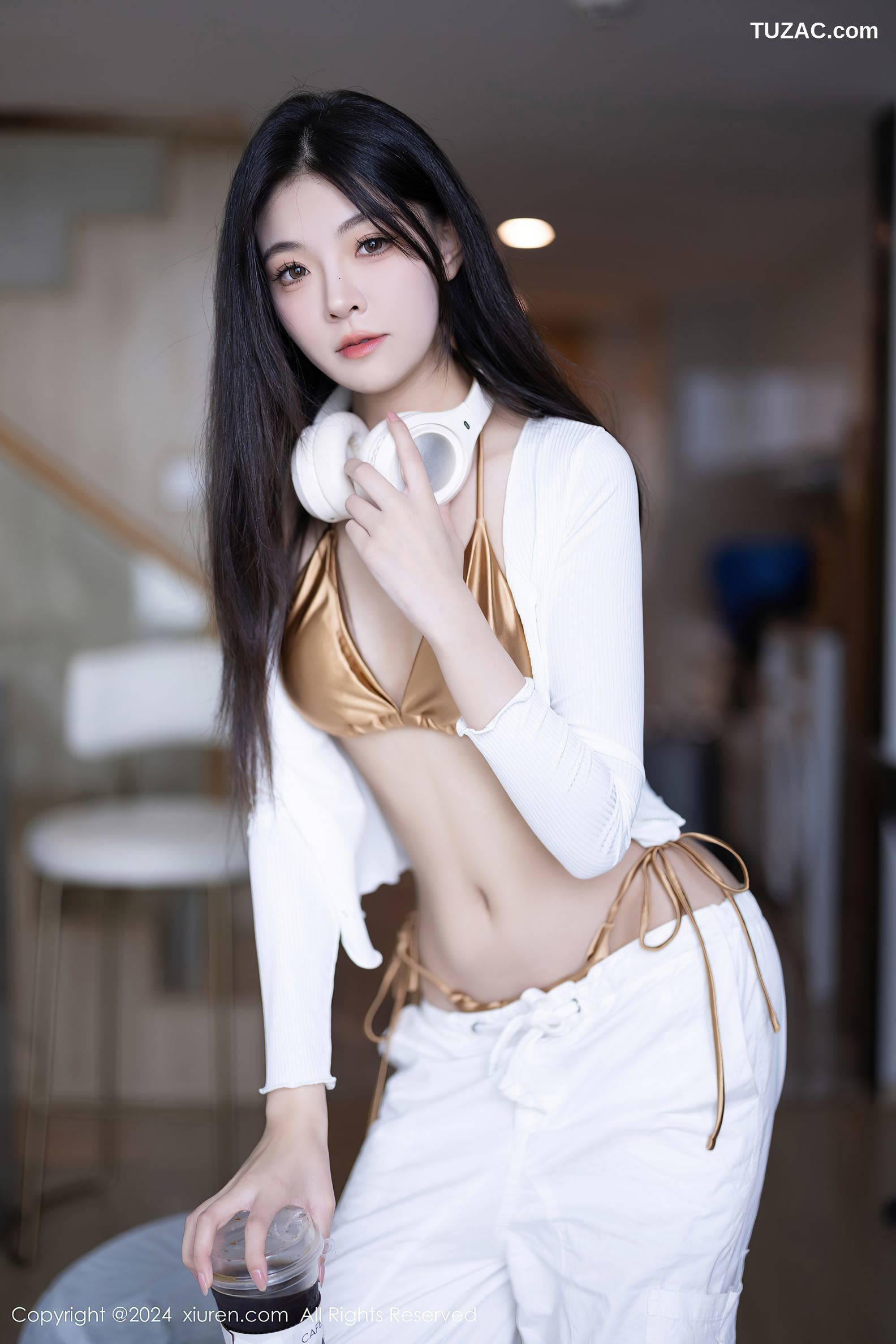 XiuRen秀人网-9262-初梦瑶-白衣白长裤金色内衣-红色睡衣-2024.10.10