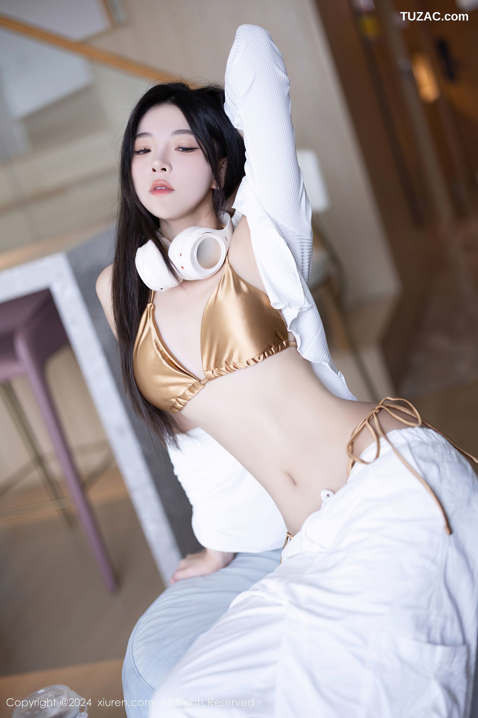 XiuRen秀人网-9262-初梦瑶-白衣白长裤金色内衣-红色睡衣-2024.10.10