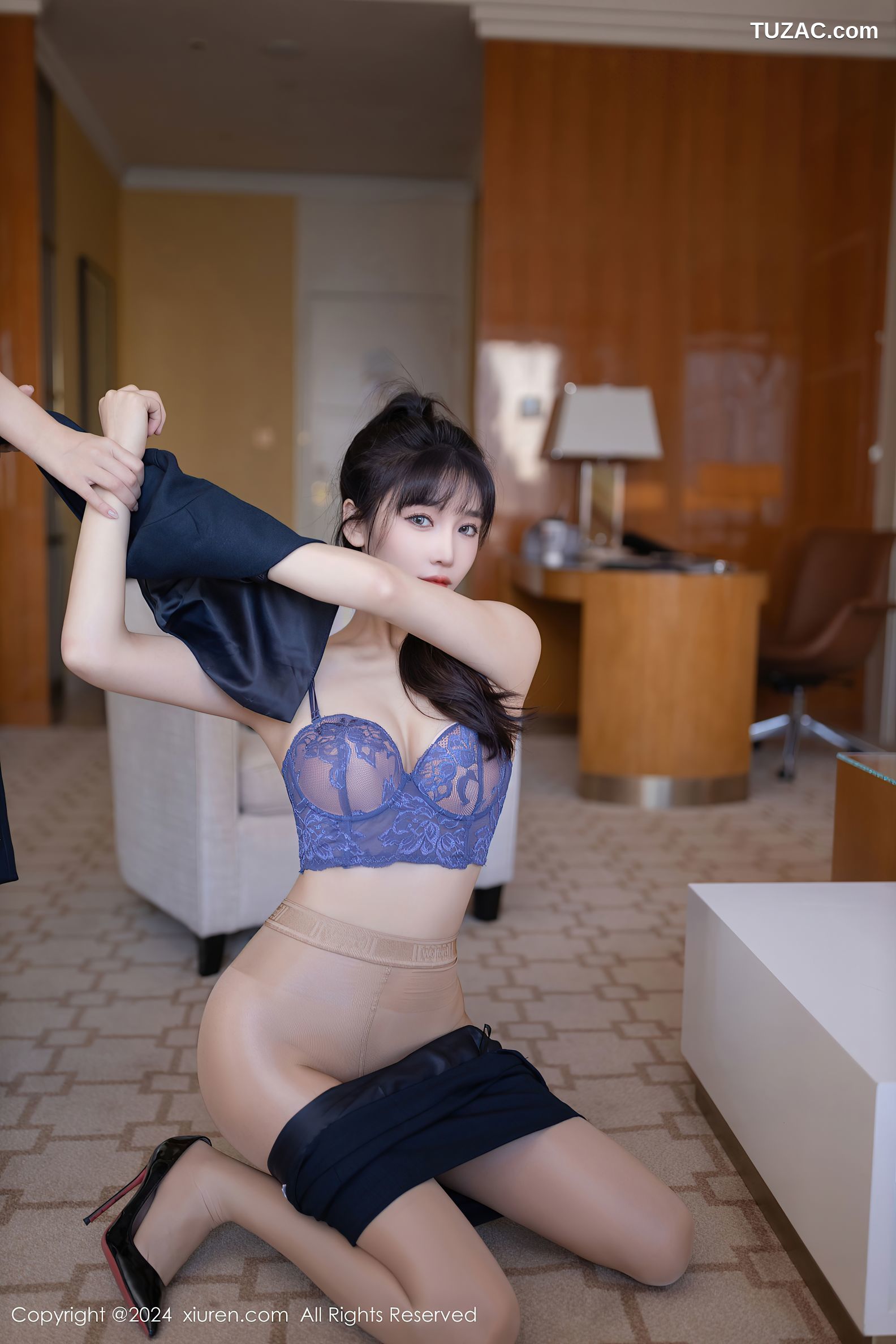 XiuRen秀人网-9263-陆萱萱-OL深蓝裙装蓝色内衣肉丝-2024.10.10