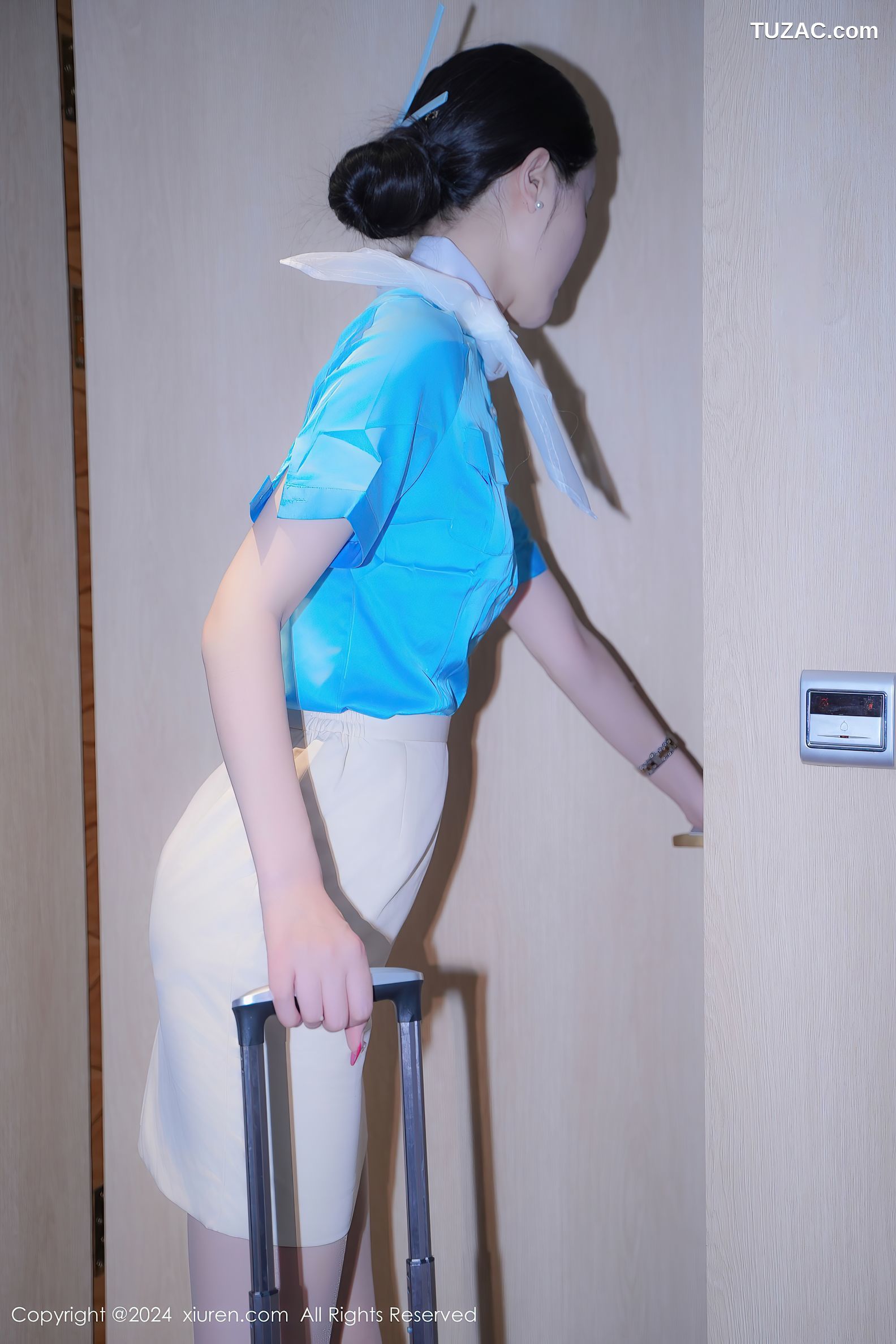 XiuRen秀人网-9269-Erikaki-天蓝色空姐制服肉丝-2024.10.11