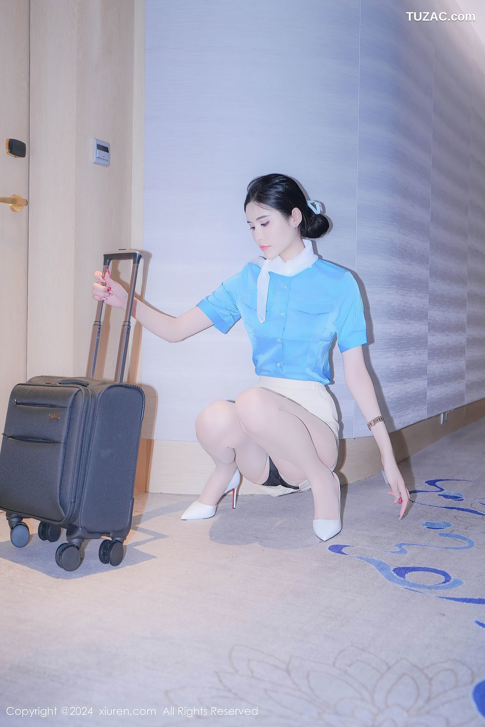 XiuRen秀人网-9269-Erikaki-天蓝色空姐制服肉丝-2024.10.11