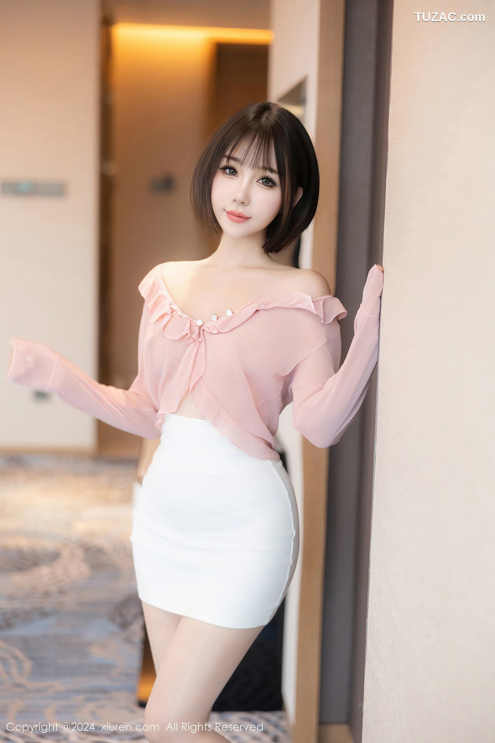 XiuRen秀人网-9273-波巧酱-甜美风轻薄粉T白裙肉丝湿身-2024.10.12