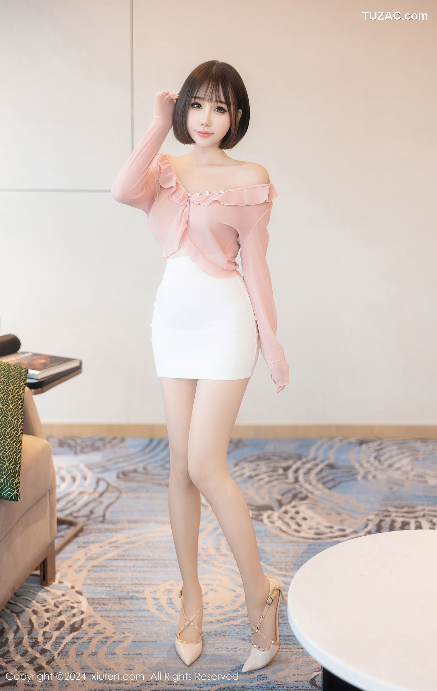 XiuRen秀人网-9273-波巧酱-甜美风轻薄粉T白裙肉丝湿身-2024.10.12