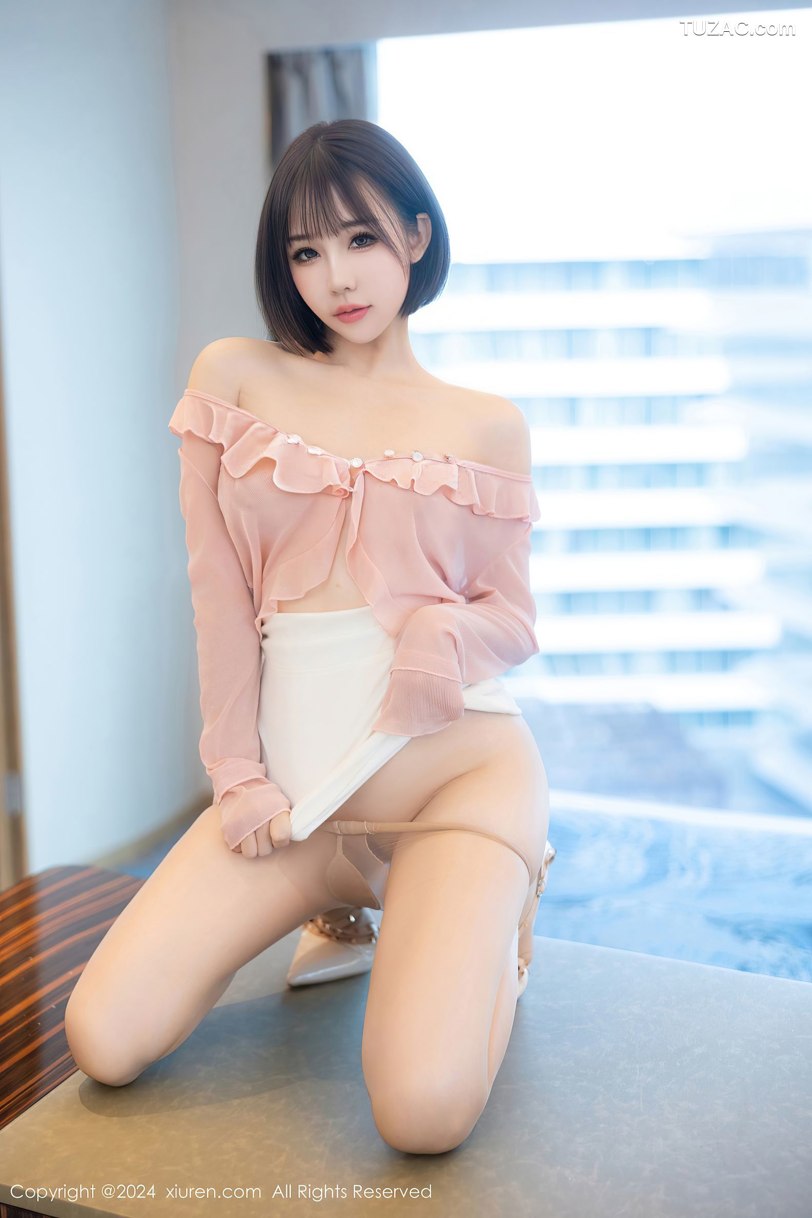 XiuRen秀人网-9273-波巧酱-甜美风轻薄粉T白裙肉丝湿身-2024.10.12