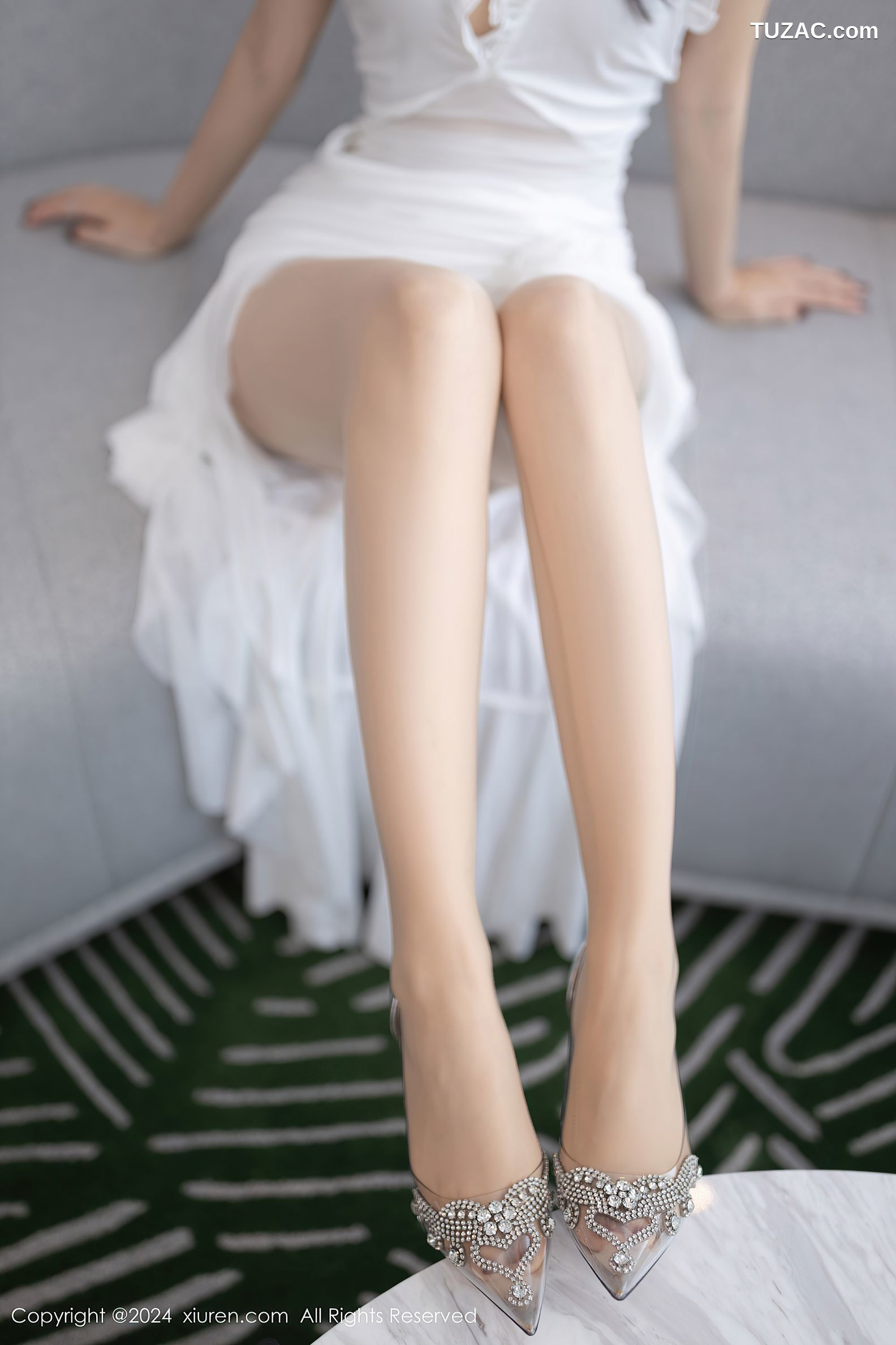 XiuRen秀人网-9276-鱼子酱Fish-白裙轻薄连体肉丝-2024.10.12