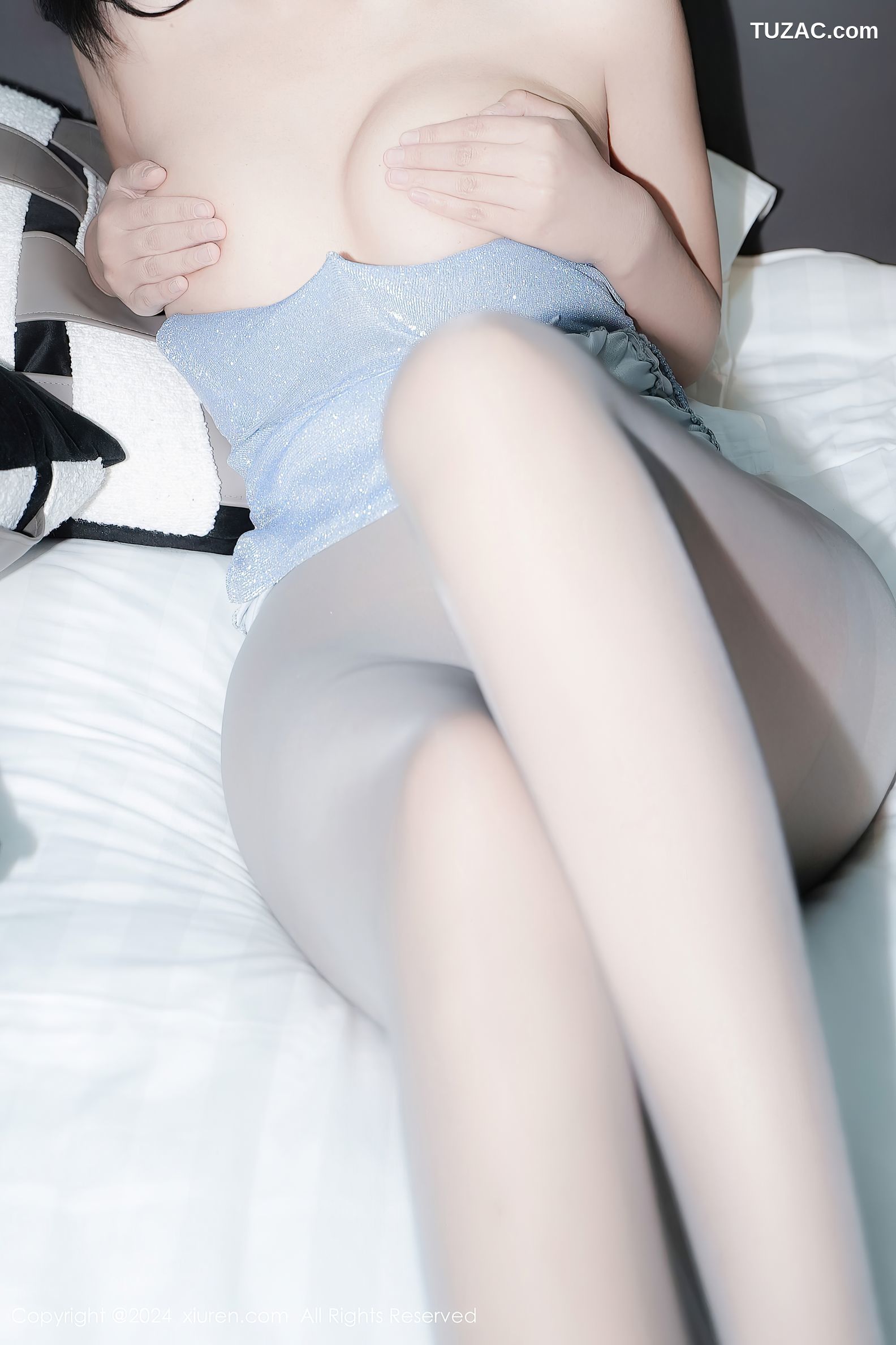 XiuRen秀人网-9278-想做你的猫-灰色抹胸连衣短裙灰丝-2024.10.14