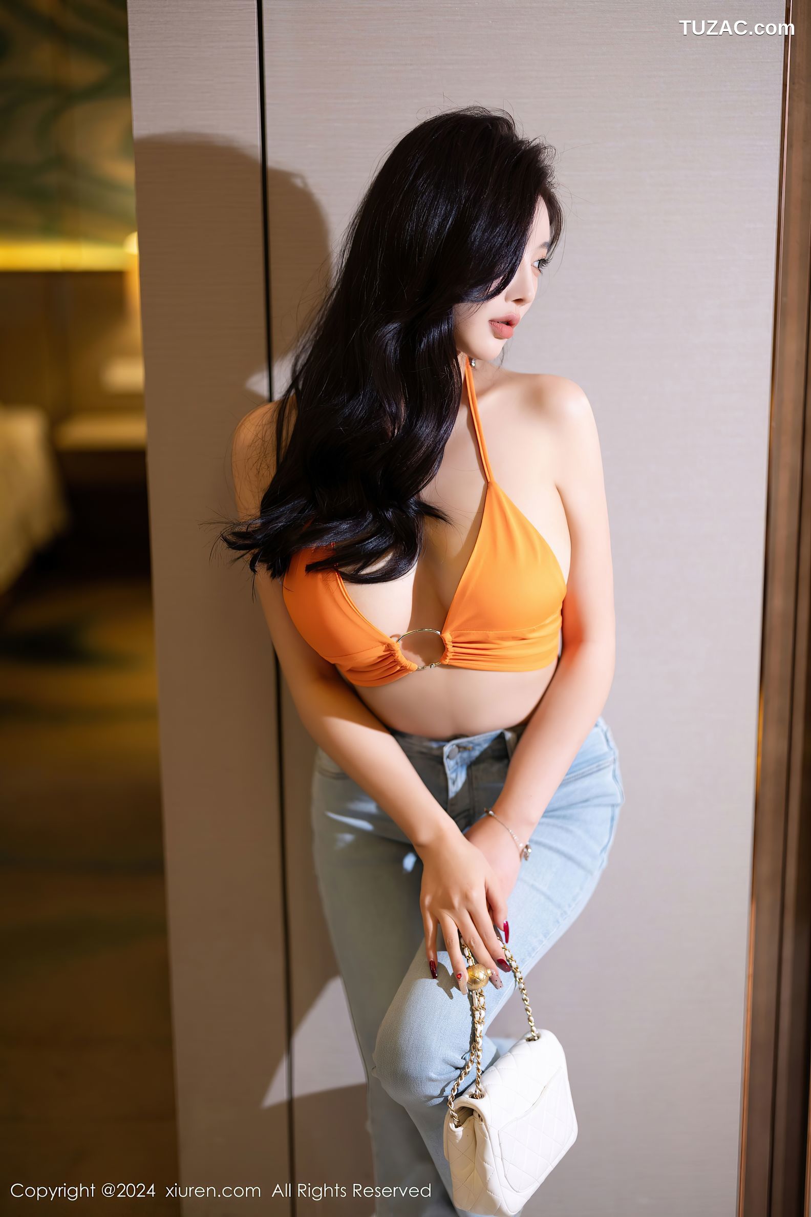 XiuRen秀人网-9282-杨晨晨Yome-橘色束胸牛子裤-红衣超小白色比基尼内衣-2024.10.14