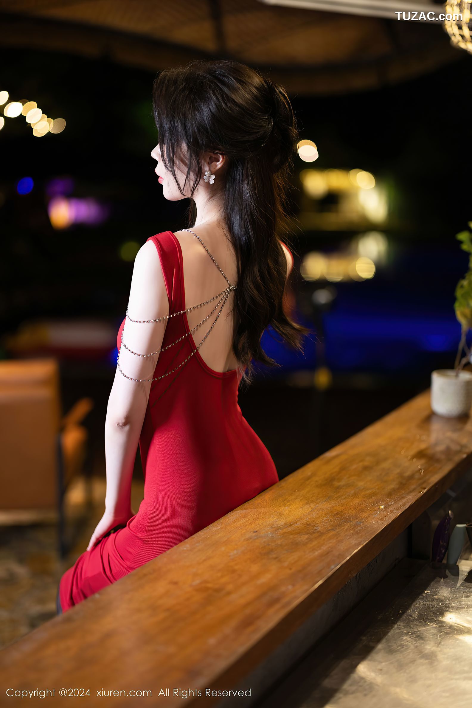 XiuRen秀人网-9291-梦心玥-红色礼服裙红色内衣黑丝-2024.10.15