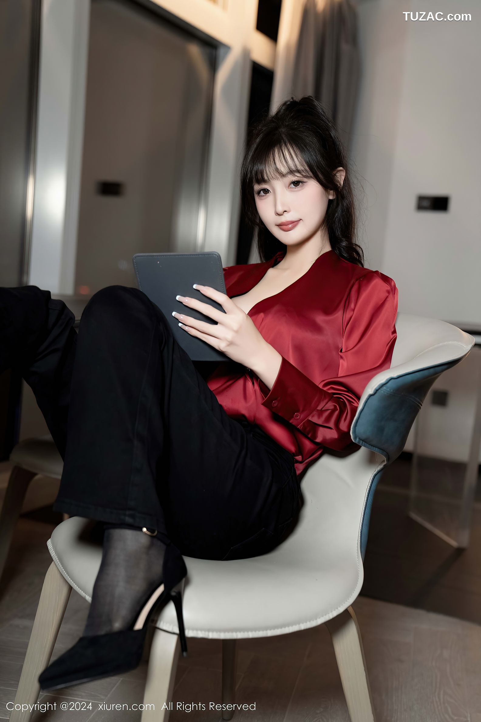 XiuRen秀人网-9299-林星阑-红衫黑色长裤黑色蕾丝内衣黑丝-2024.10.16