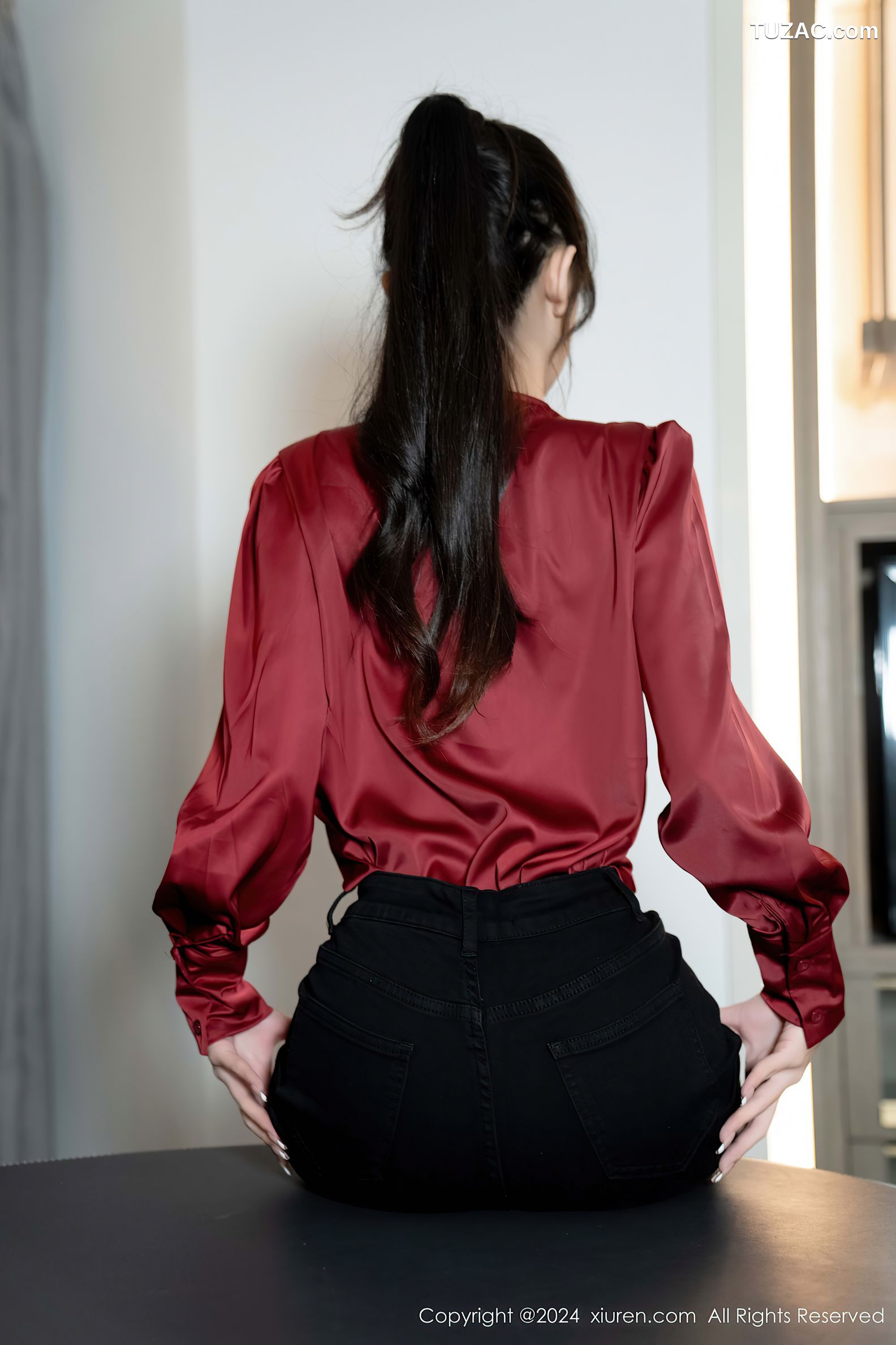 XiuRen秀人网-9299-林星阑-红衫黑色长裤黑色蕾丝内衣黑丝-2024.10.16