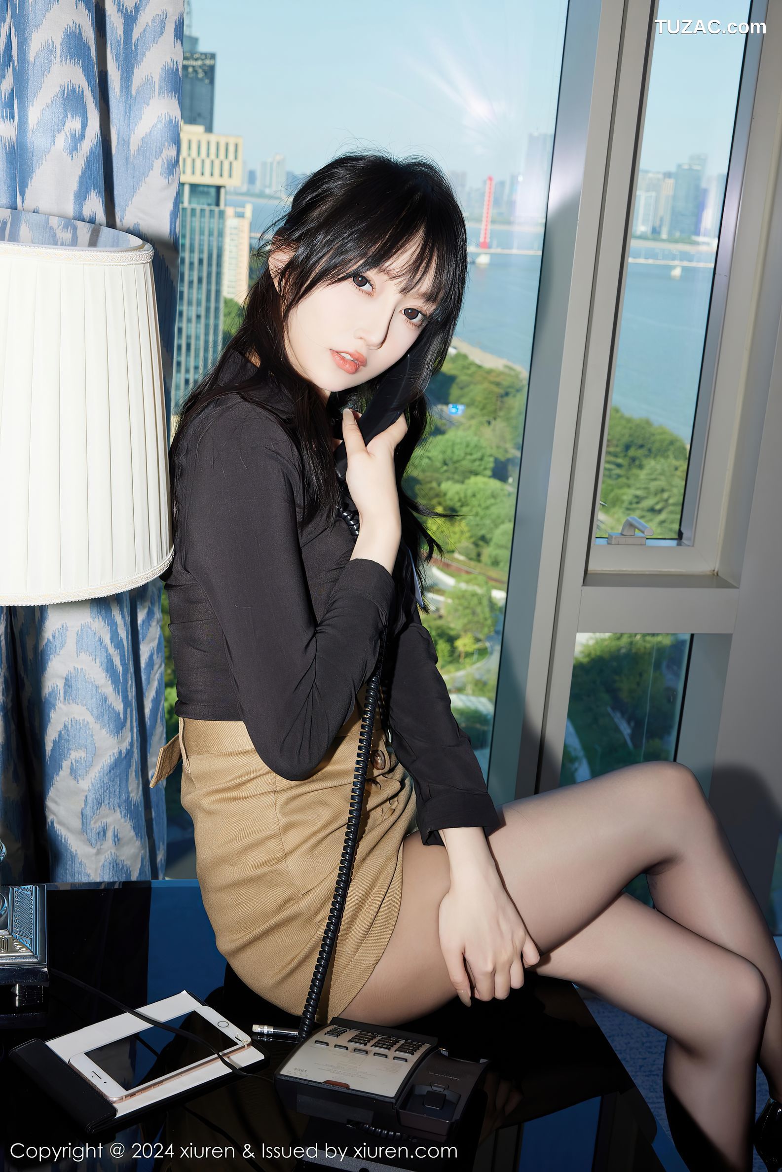 XiuRen秀人网-9309-玥儿玥er-黑衬衫米色短裙长腿黑丝-2024.10.18