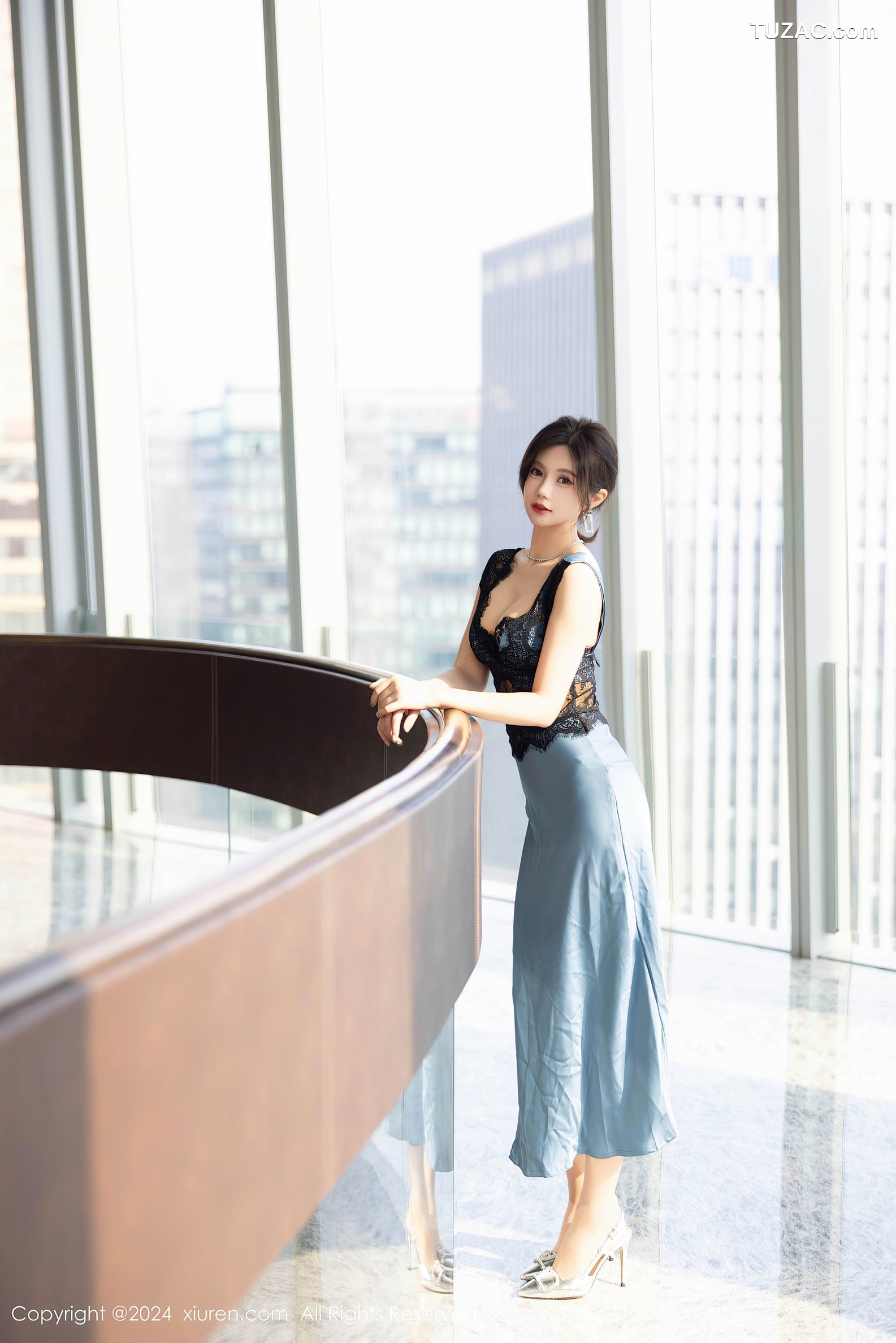 XiuRen秀人网-9310-绮里嘉ula-黑蕾丝衫蓝裙浴室玉体诱惑-2024.10.18