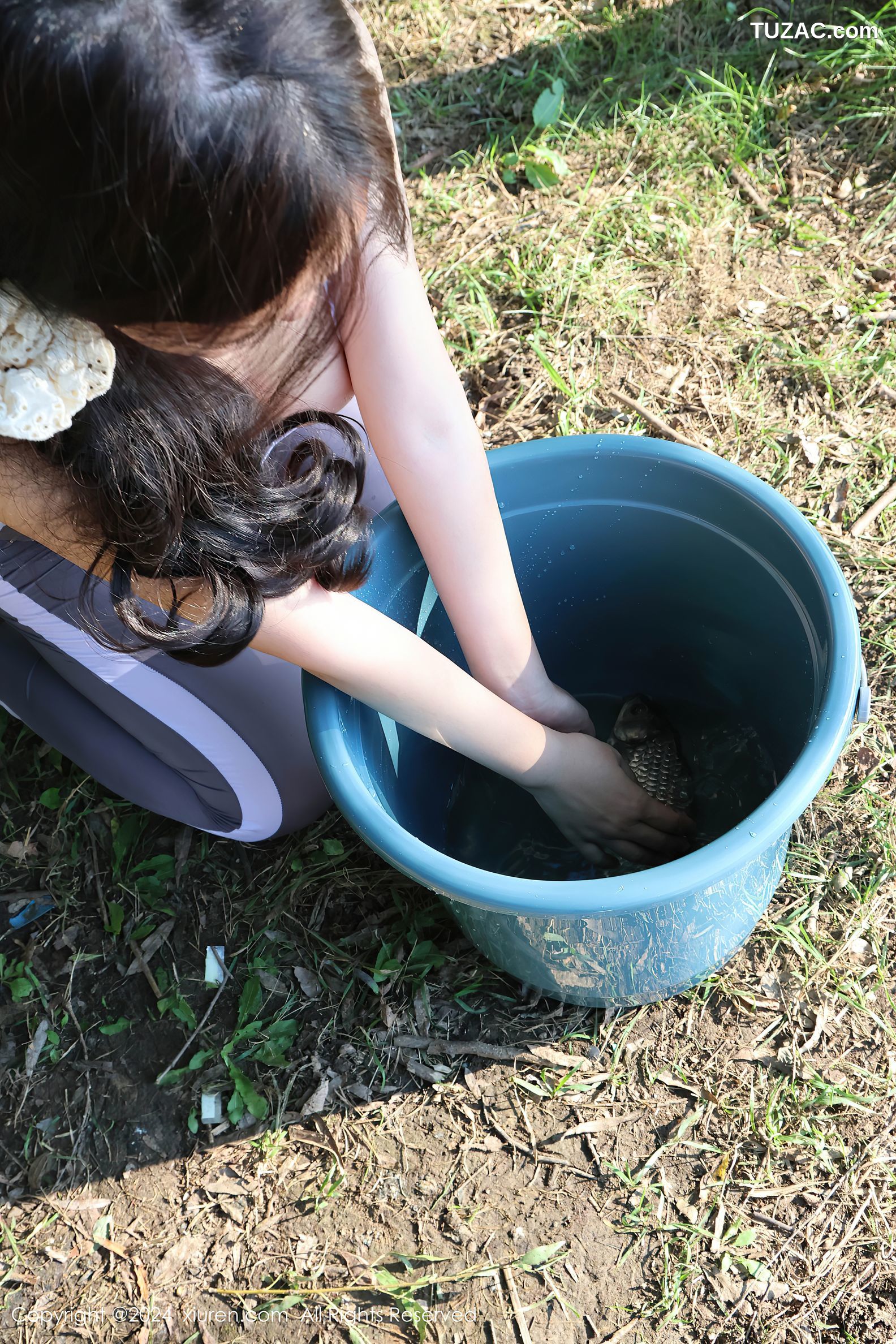 XiuRen秀人网-9311-小薯条nienie-户外钓鱼主题灰蓝紧身运动服-2024.10.18