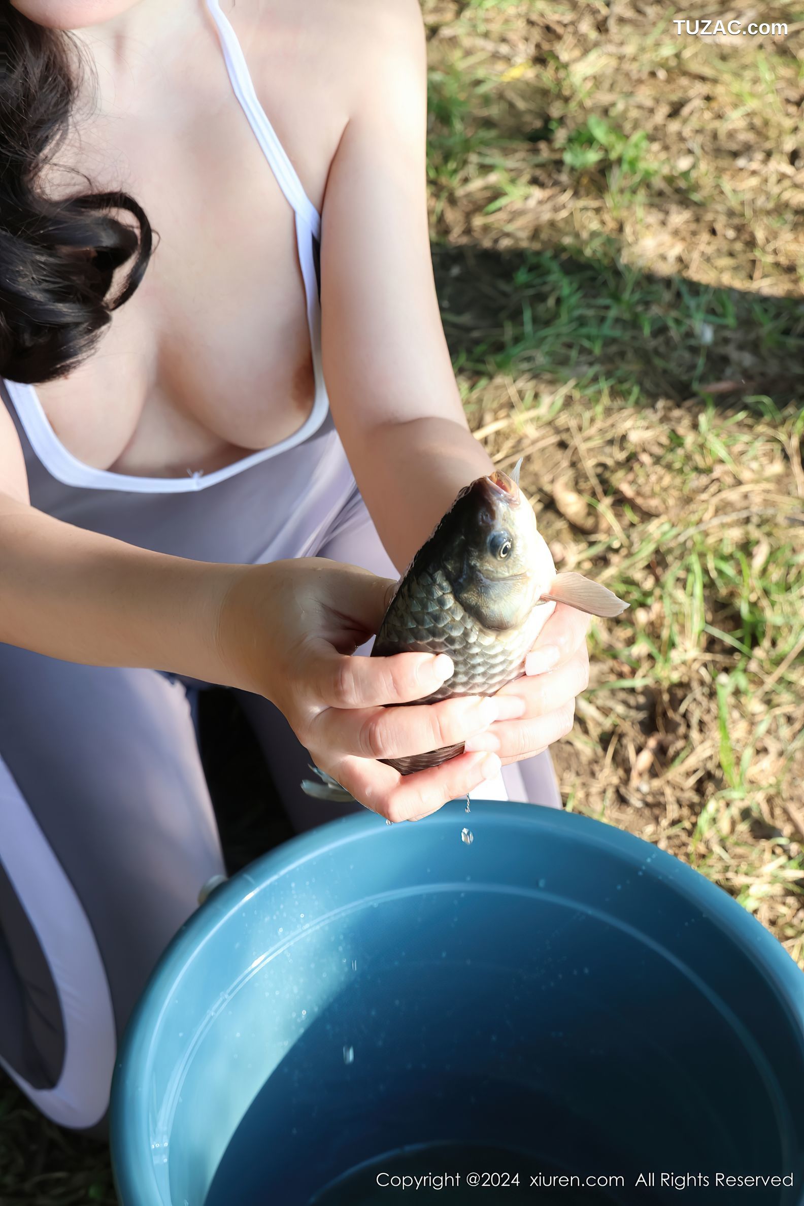 XiuRen秀人网-9311-小薯条nienie-户外钓鱼主题灰蓝紧身运动服-2024.10.18