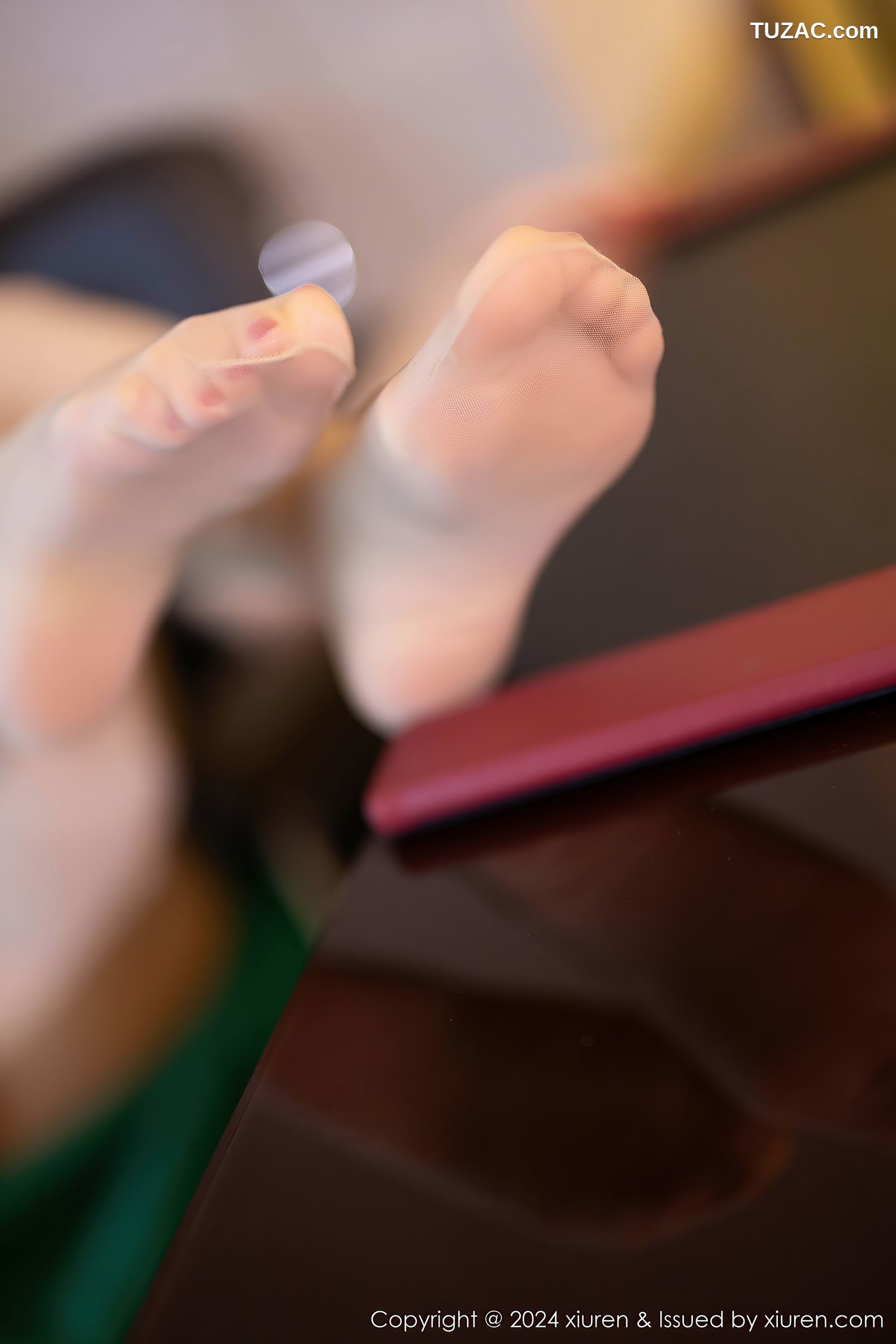 XiuRen秀人网-9313-杨晨晨Yome-绿色吊带裙-2024.10.18