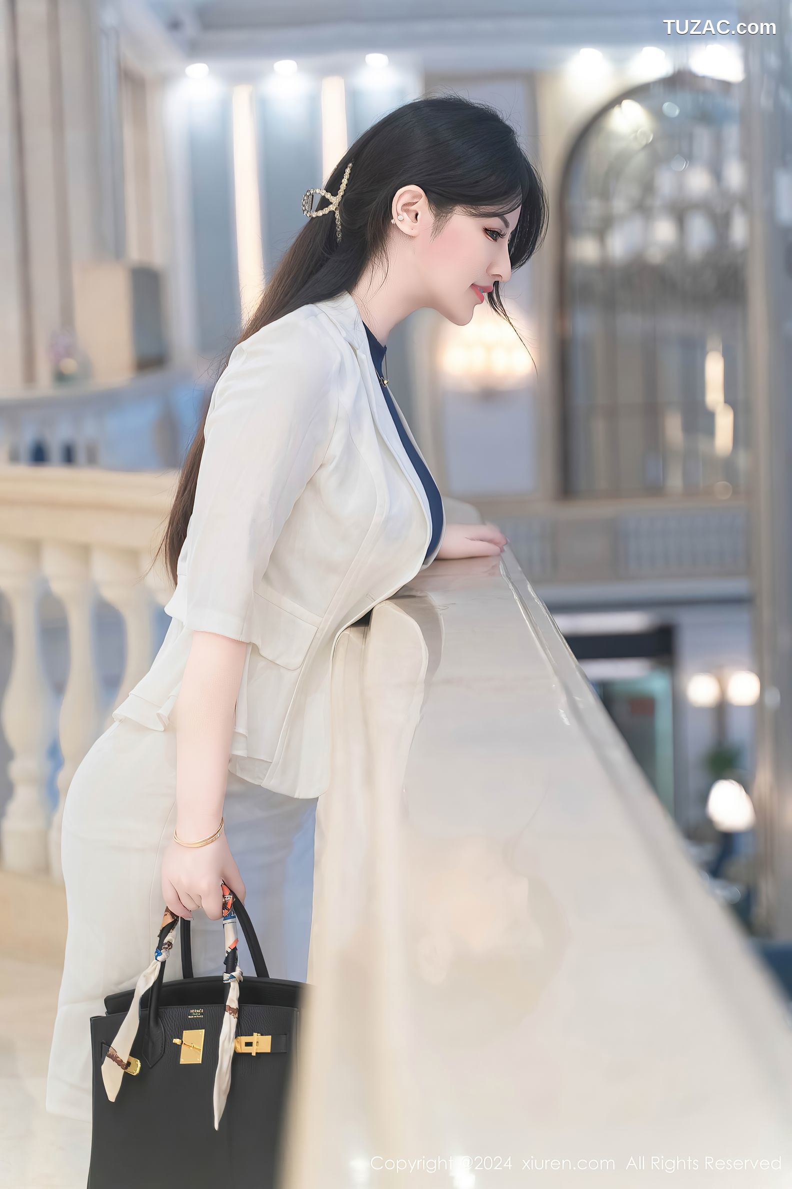 XiuRen秀人网-9319-诗诗kiki-OL白色裙装红色内衣肉丝-2024.10.21