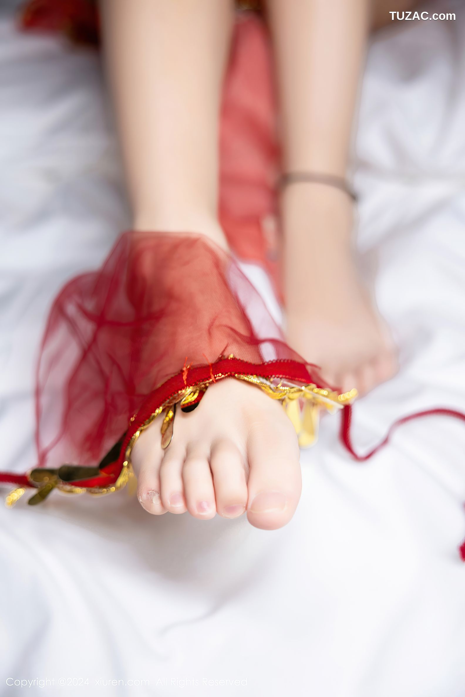 XiuRen秀人网-9323-吴婷婉-红色民族服饰爆乳-2024.10.22