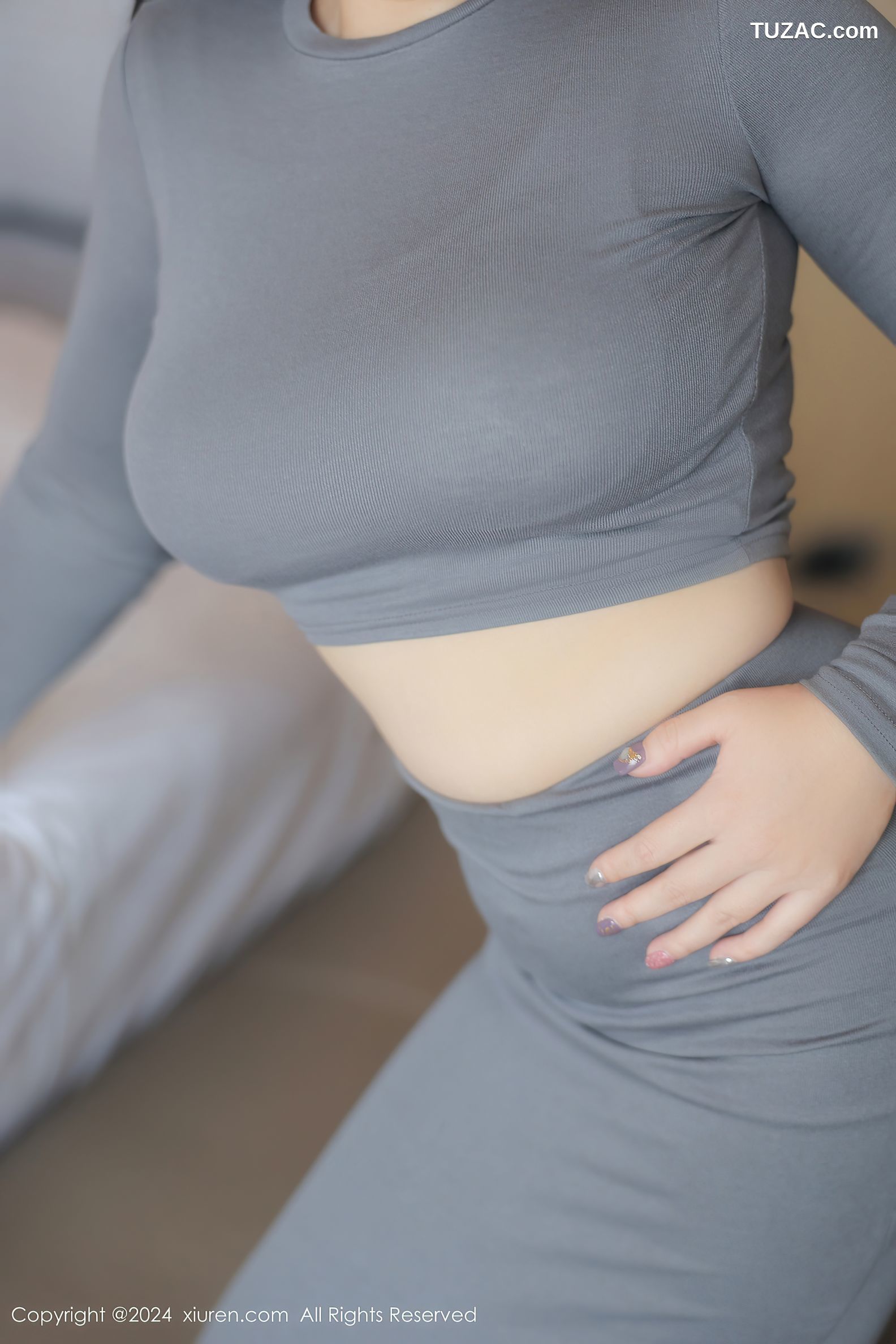 XiuRen秀人网-9325-白洁Bessie-灰蓝紧身裙湿奶爆乳-2024.10.22