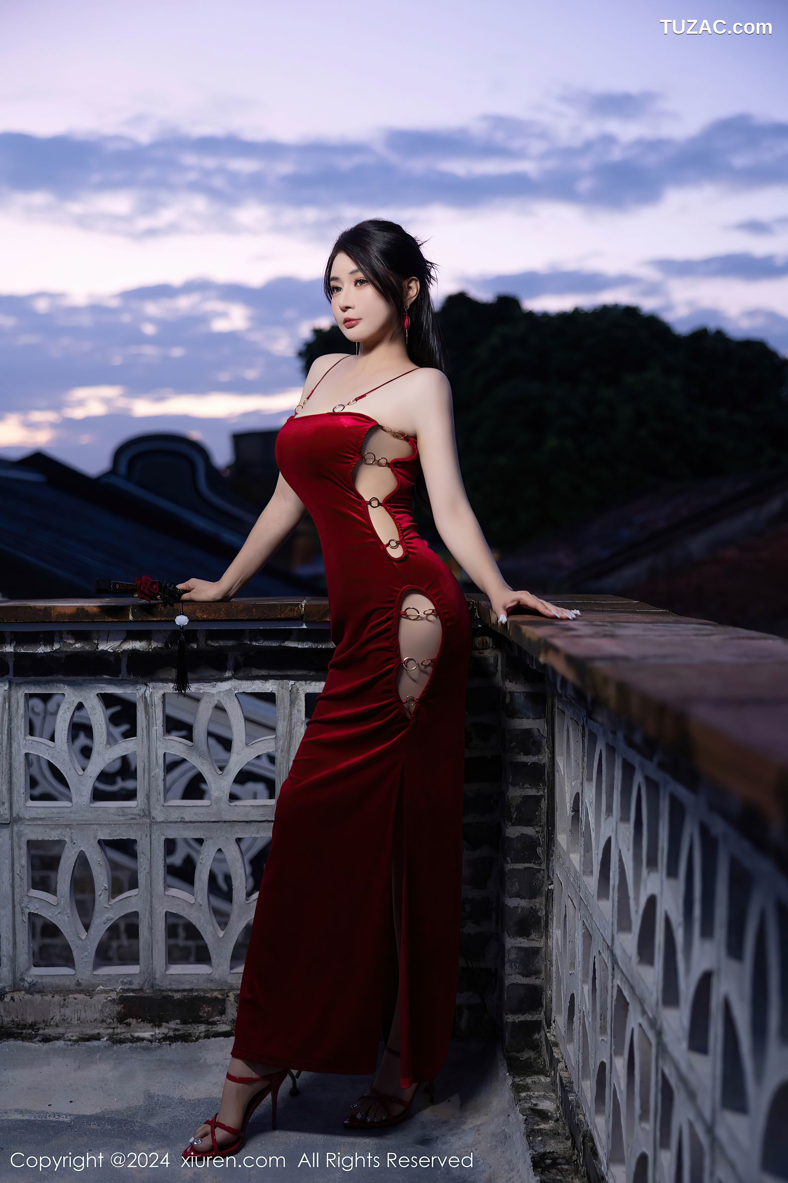 XiuRen秀人网-9327-凯竹Quinn-红色吊带长裙红蕾丝内衣-2024.10.22