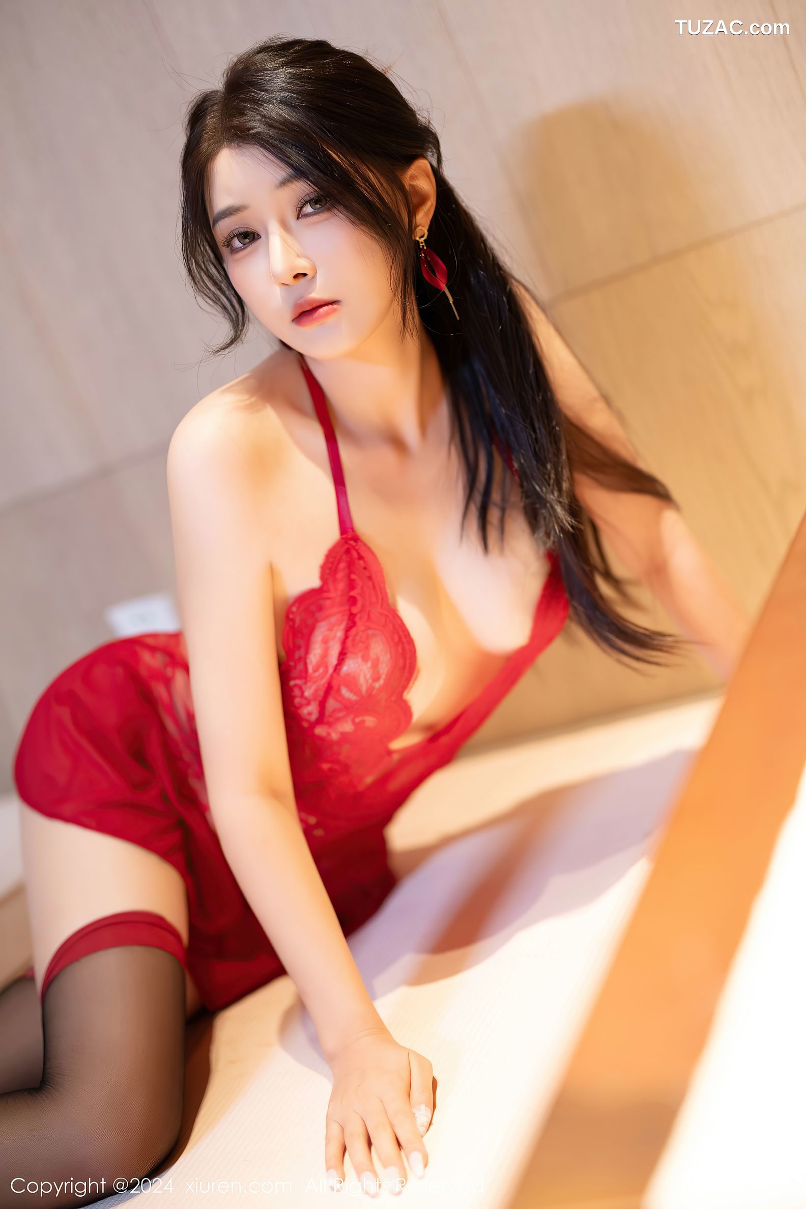 XiuRen秀人网-9327-凯竹Quinn-红色吊带长裙红蕾丝内衣-2024.10.22