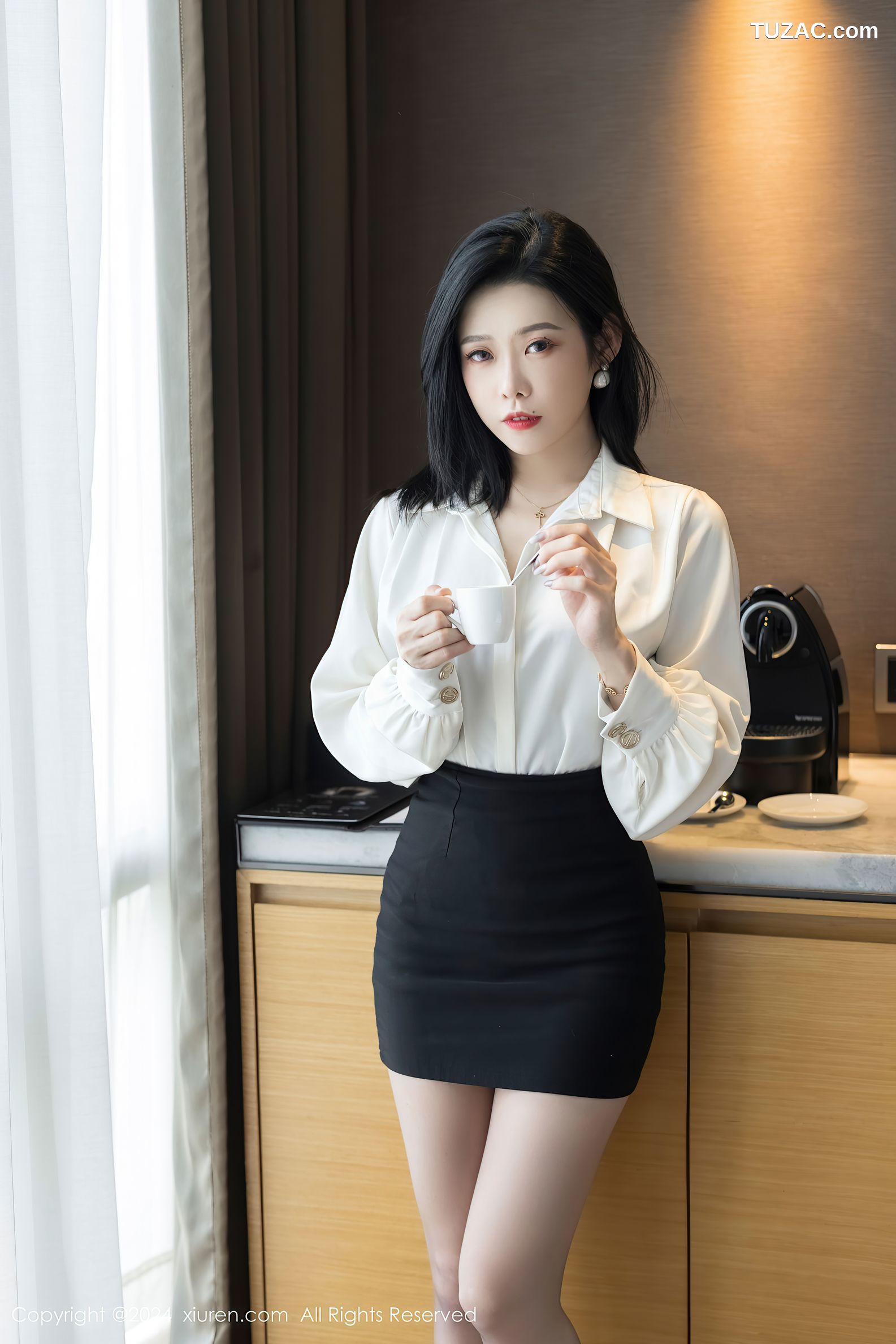 XiuRen秀人网-9329-luvian本能-OL白衬衫黑短裙黑蕾丝内衣-2024.10.23