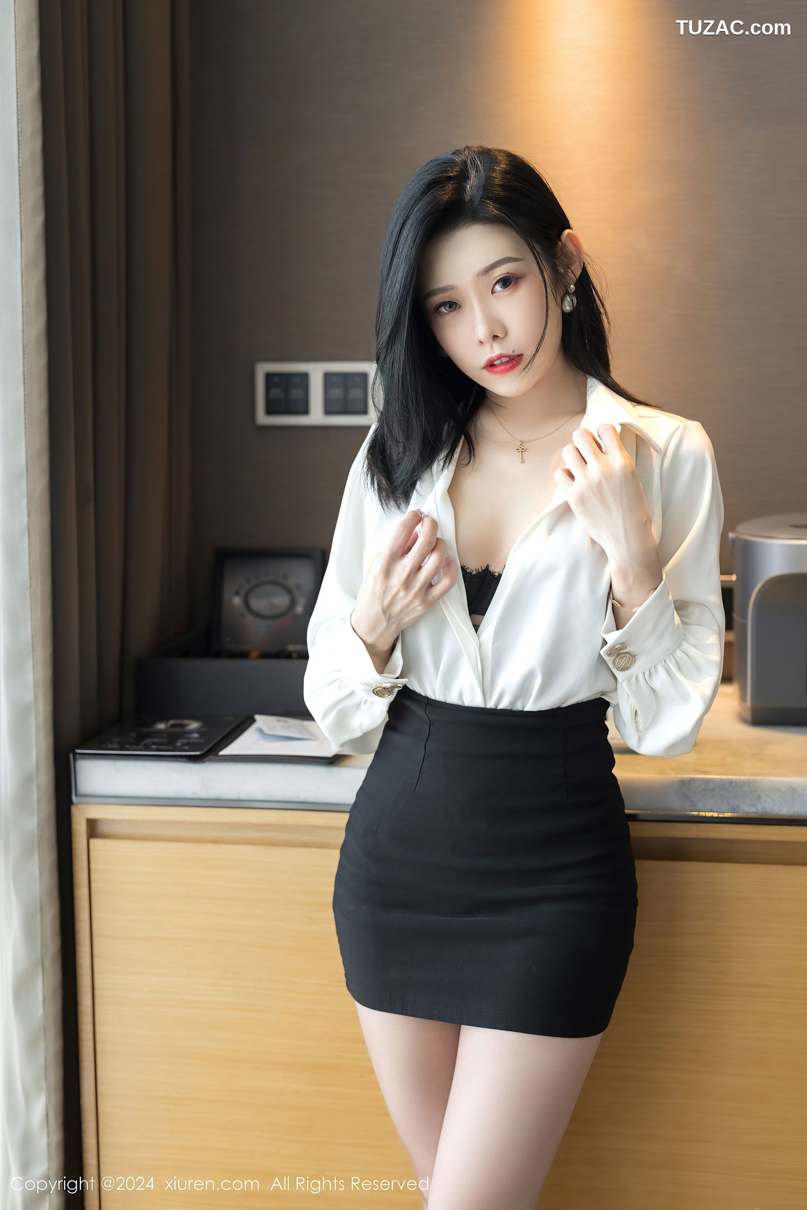 XiuRen秀人网-9329-luvian本能-OL白衬衫黑短裙黑蕾丝内衣-2024.10.23