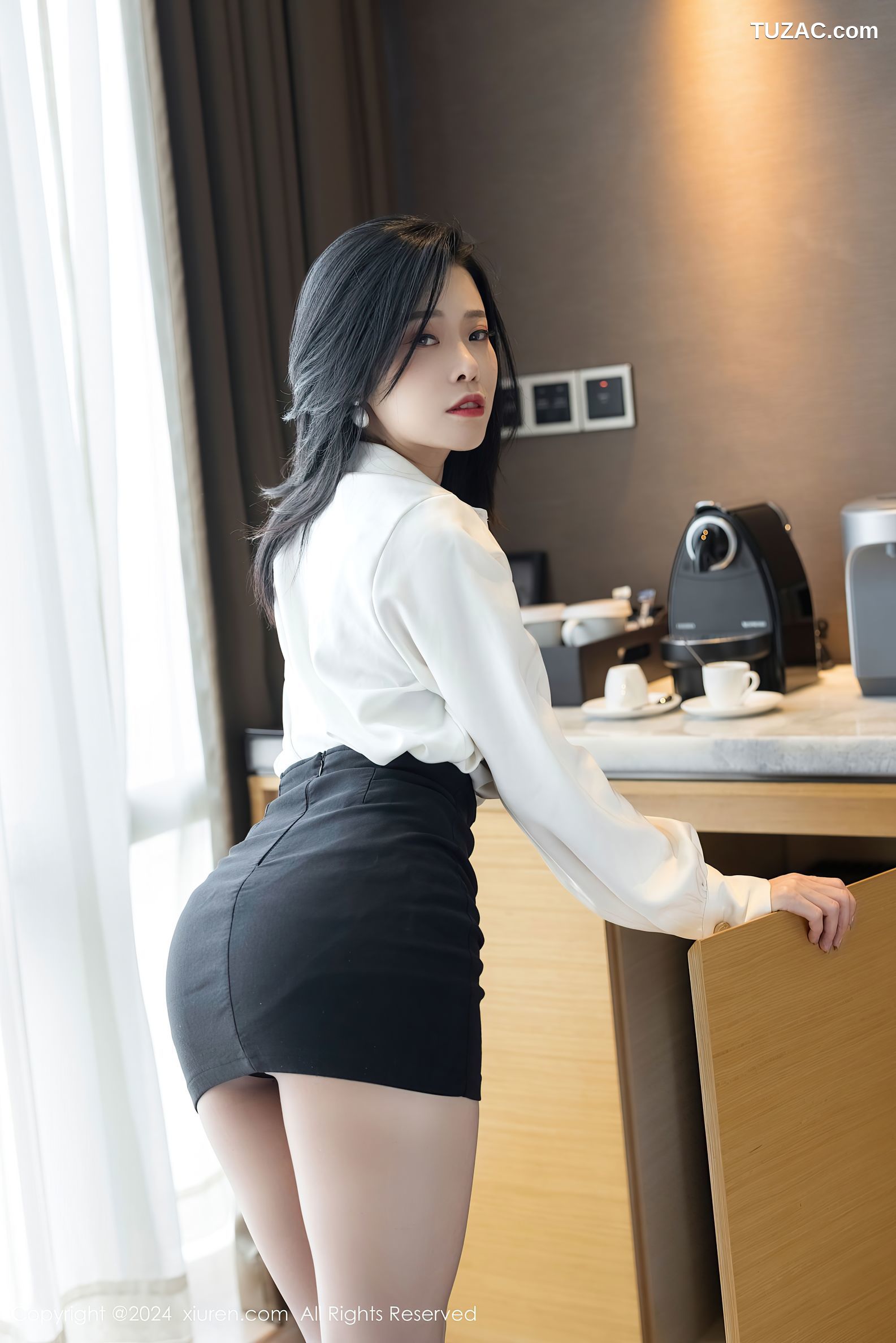 XiuRen秀人网-9329-luvian本能-OL白衬衫黑短裙黑蕾丝内衣-2024.10.23