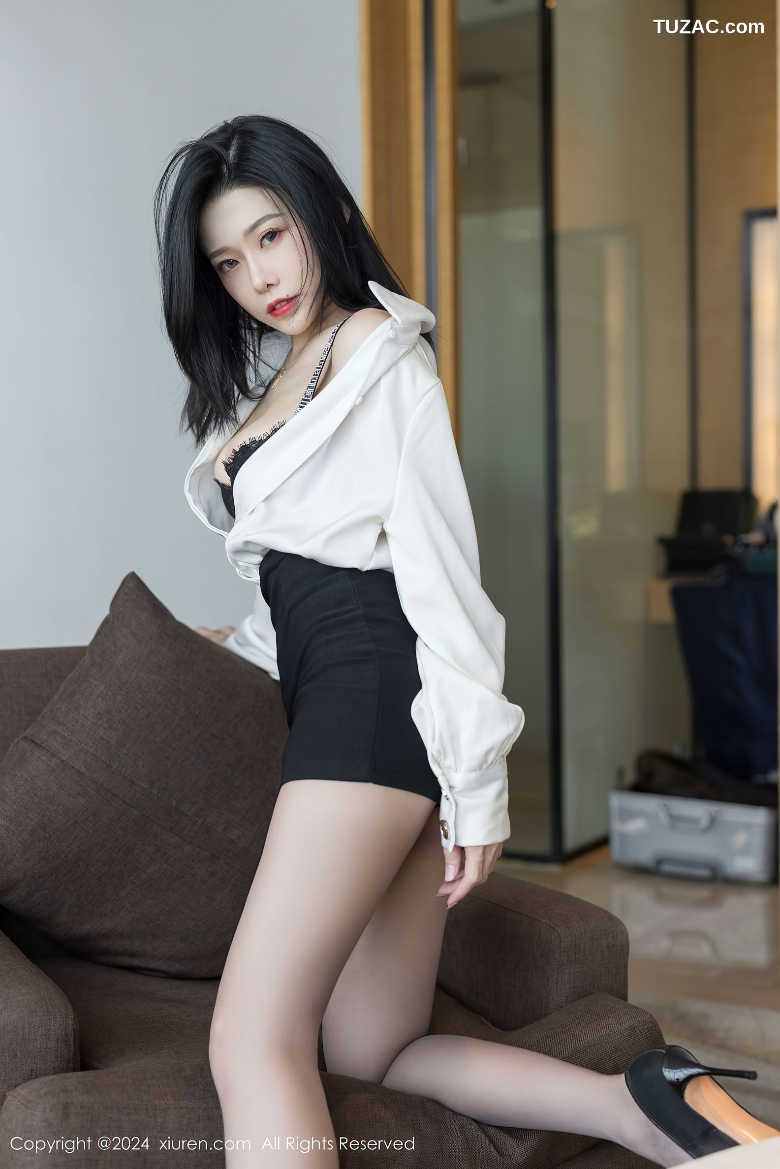 XiuRen秀人网-9329-luvian本能-OL白衬衫黑短裙黑蕾丝内衣-2024.10.23