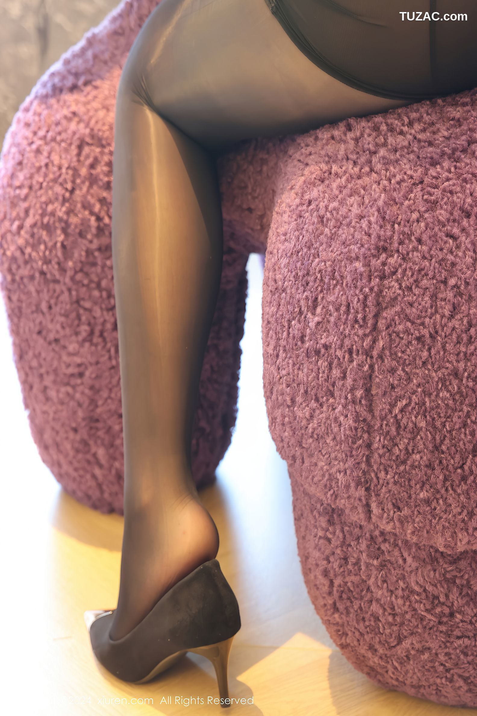 XiuRen秀人网-9347-小薯条-黑色连衣短裙黑丝-2024.10.25