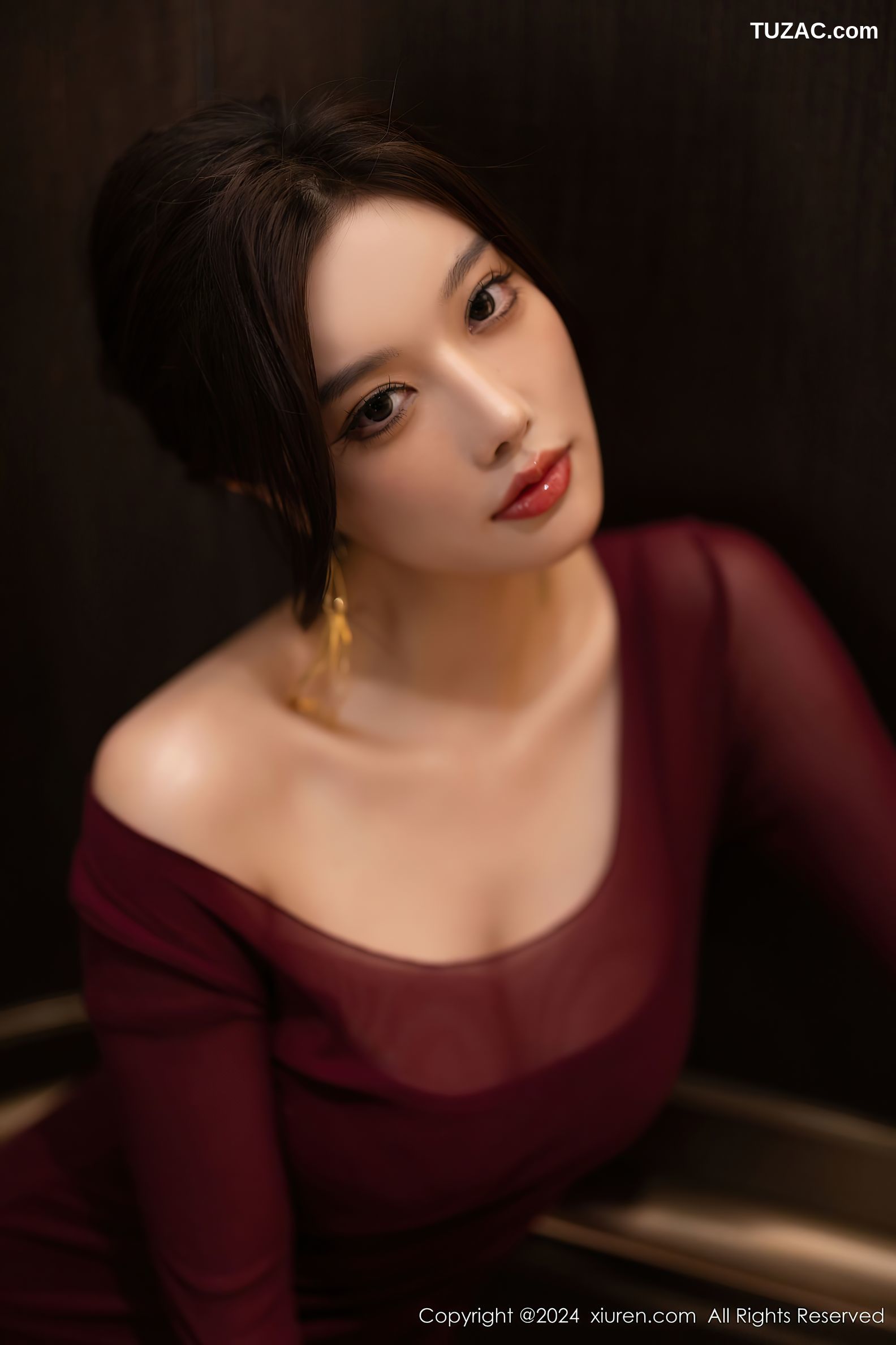 XiuRen秀人网-9348-杨晨晨Yome-香肩酒红美裙红蕾丝内衣-2024.10.25