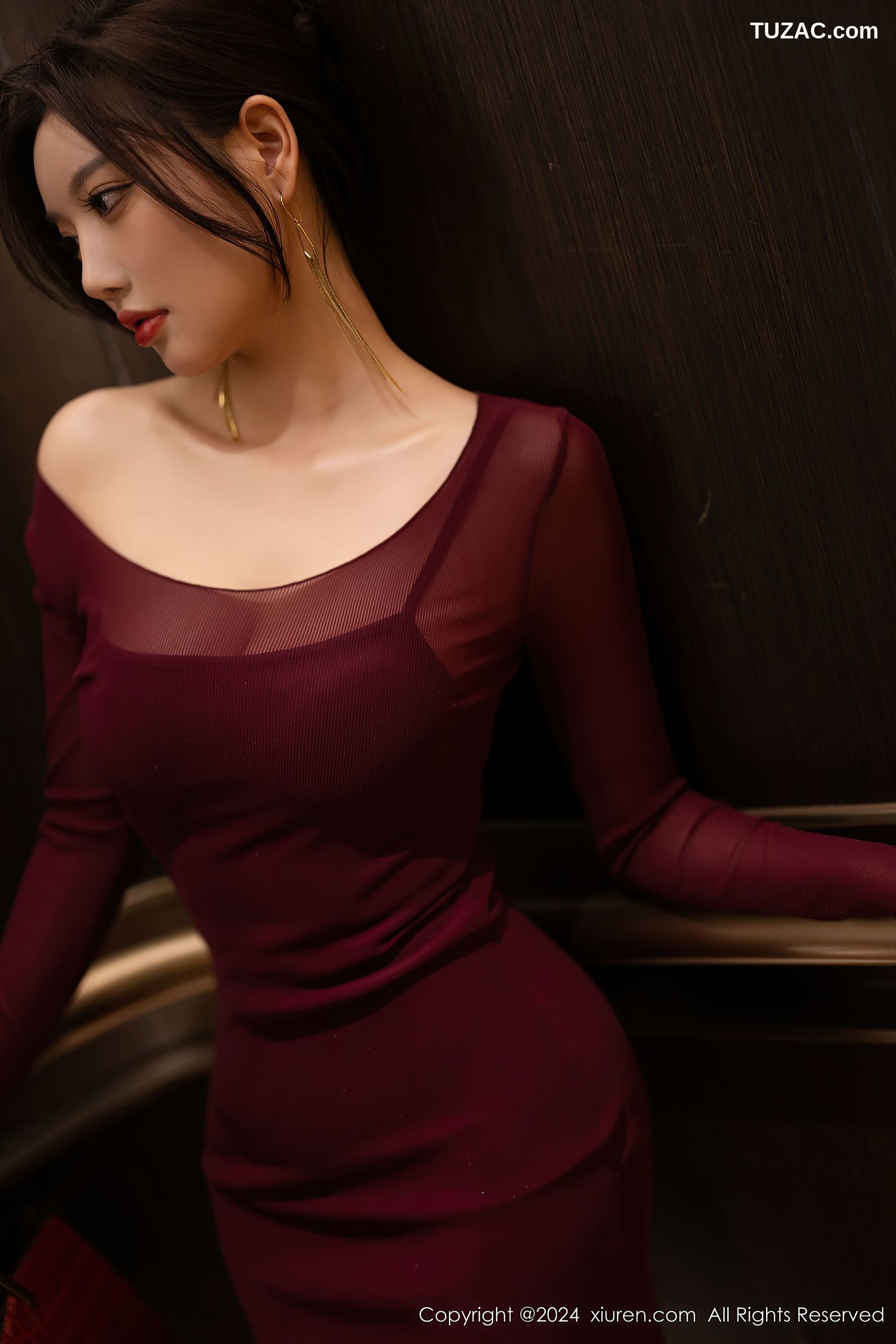 XiuRen秀人网-9348-杨晨晨Yome-香肩酒红美裙红蕾丝内衣-2024.10.25