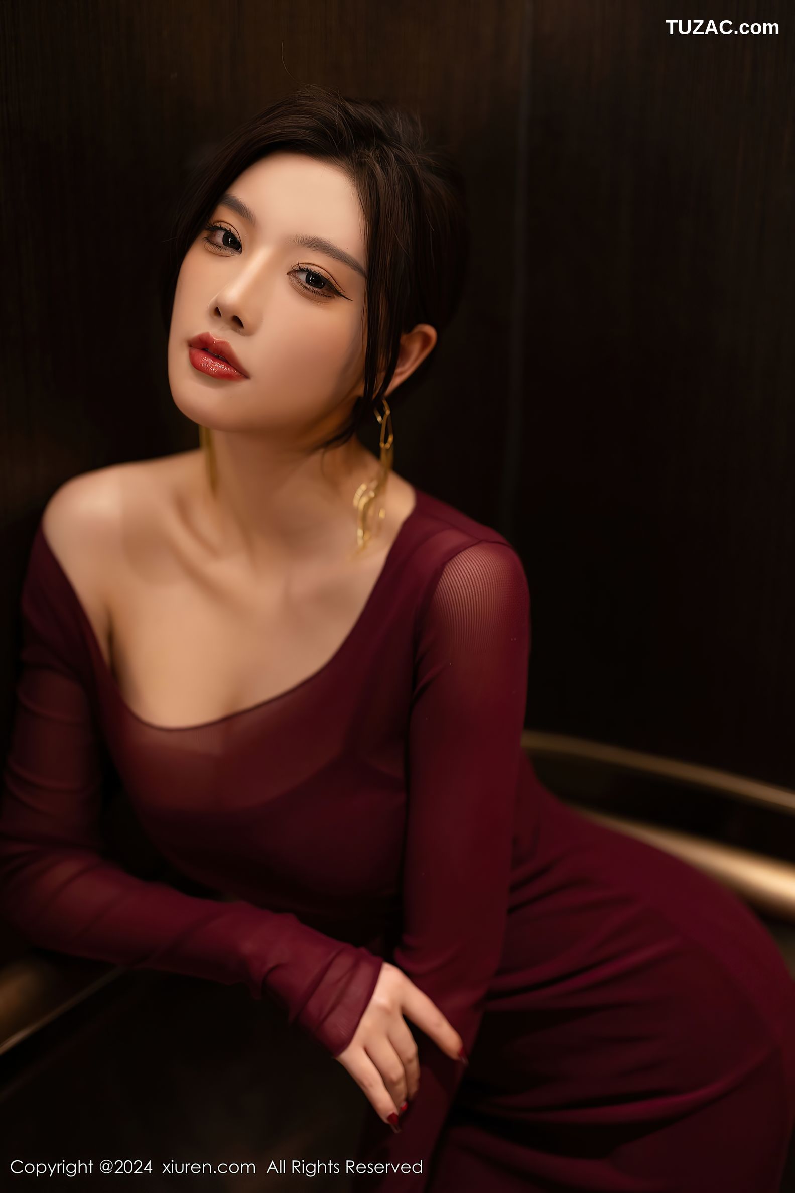 XiuRen秀人网-9348-杨晨晨Yome-香肩酒红美裙红蕾丝内衣-2024.10.25