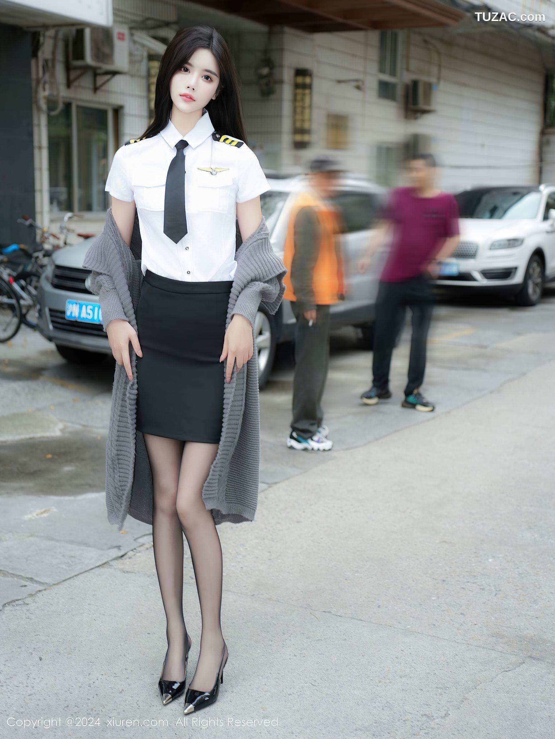 XiuRen秀人网-9349-Erikaki-街拍女警制服白衬衫短裙黑丝爆乳-2024.10.25