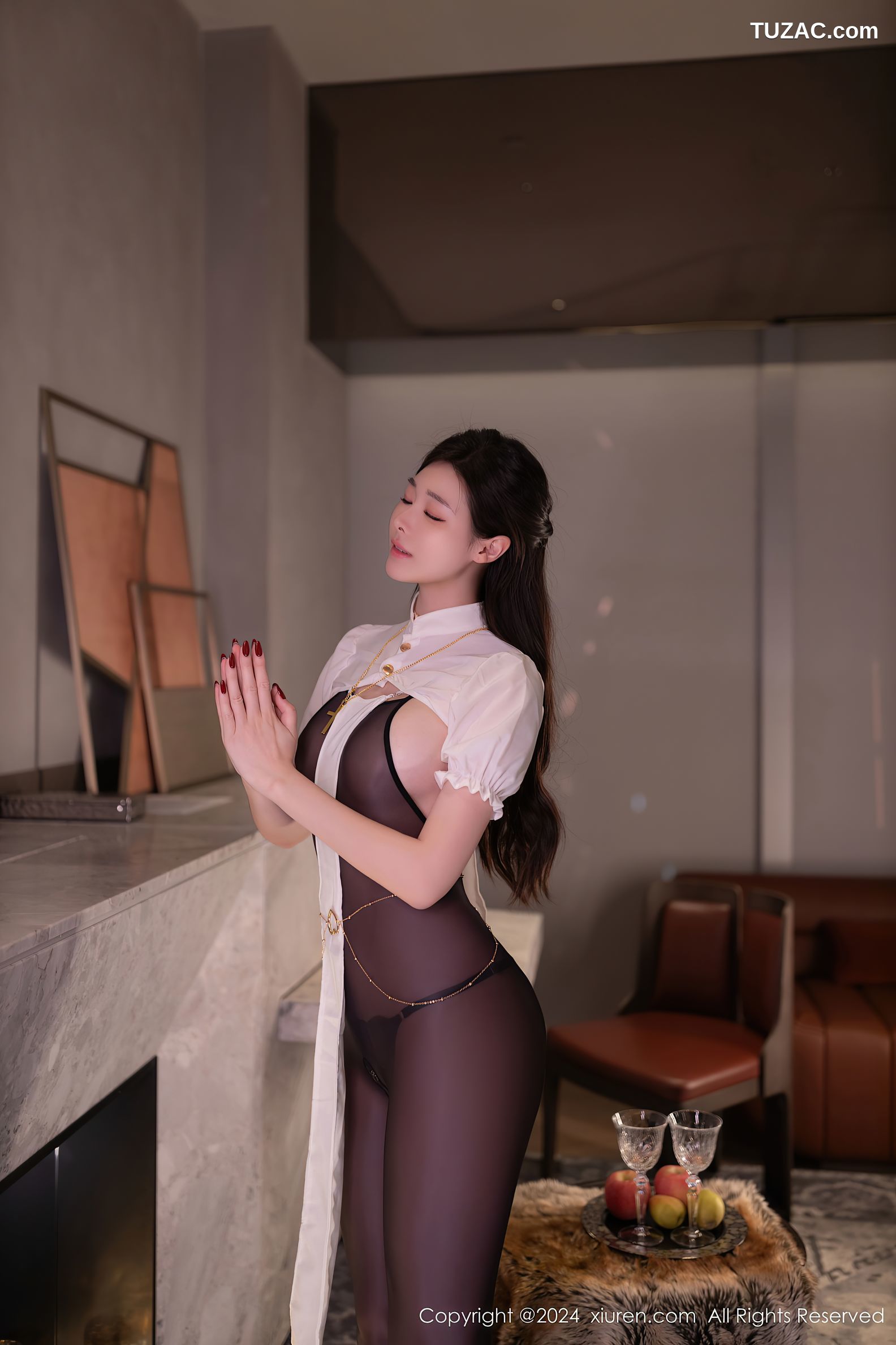 XiuRen秀人网-9350-小逗逗-黑丝连体衣爆乳-2024.10.25