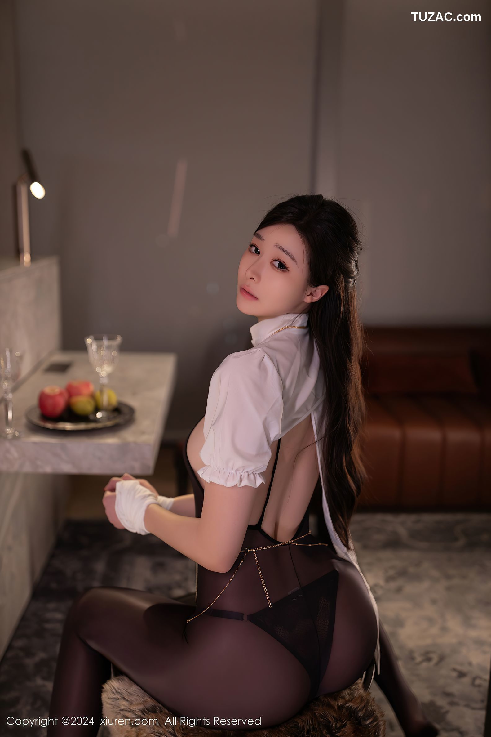 XiuRen秀人网-9350-小逗逗-黑丝连体衣爆乳-2024.10.25